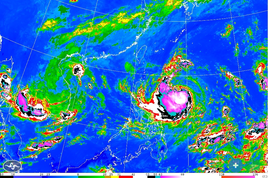 康芮颱風路徑持續修正，未來它很可能會北轉登陸台灣。（中央氣象署提供）