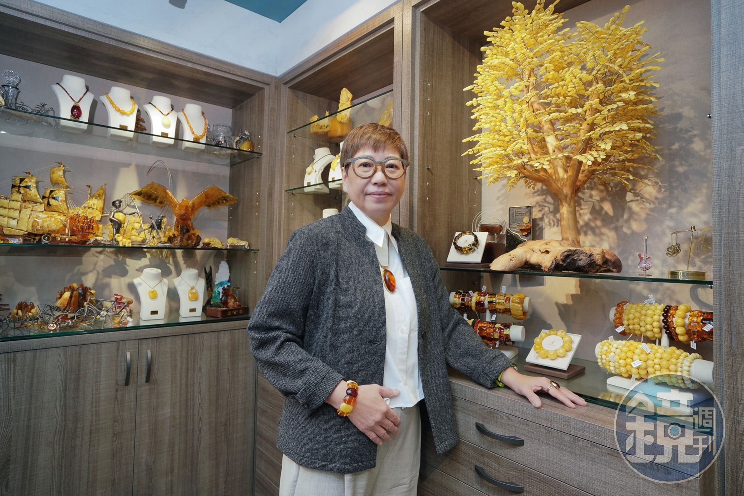 電視購物起家的劉香秀，做生意首重誠信。她替消費者把關，只賣波蘭原礦海珀，在市場亂象中突圍，去年營收破6億元。