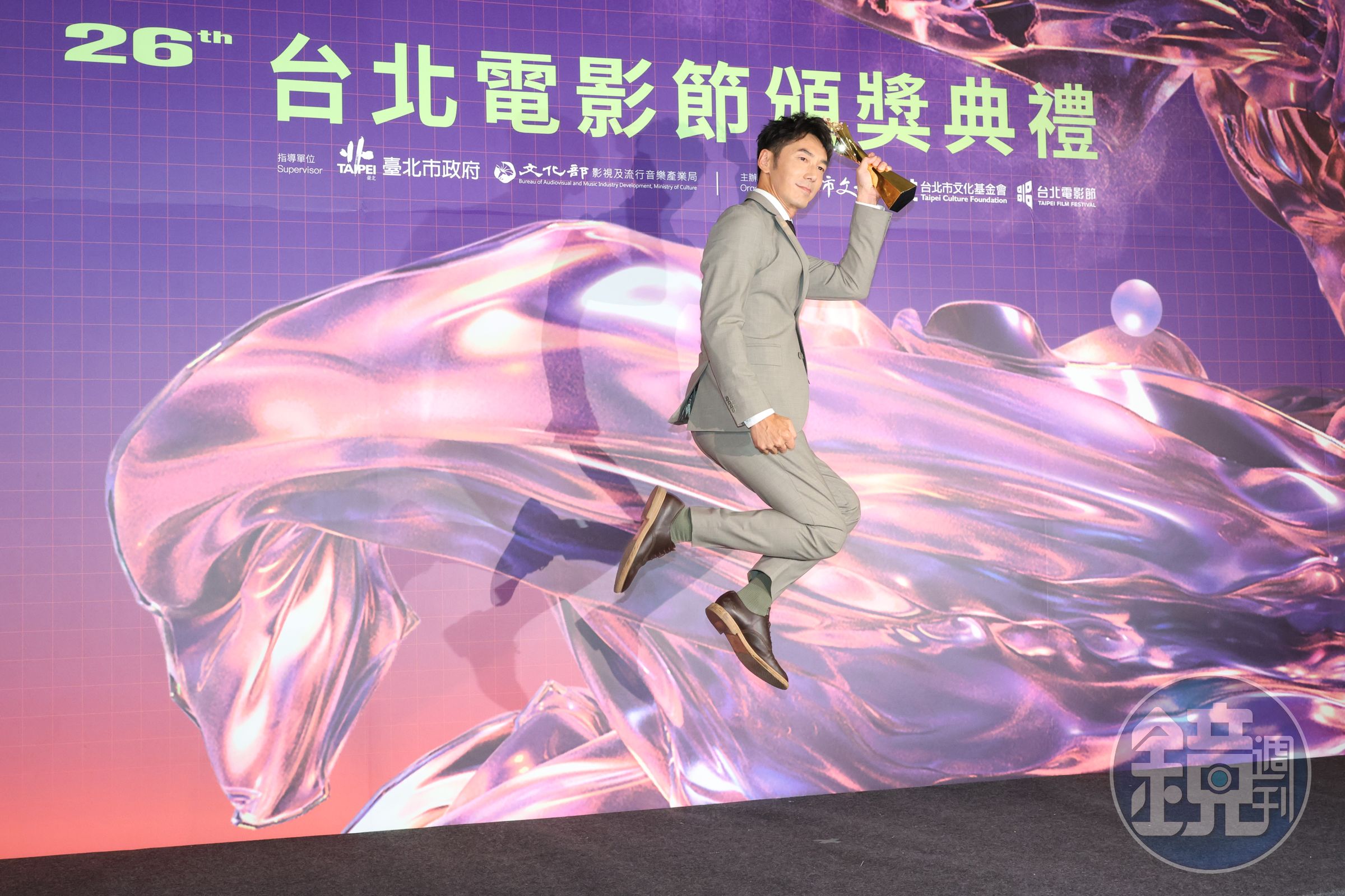 李李仁覺得拿獎好像作夢，難以置信。