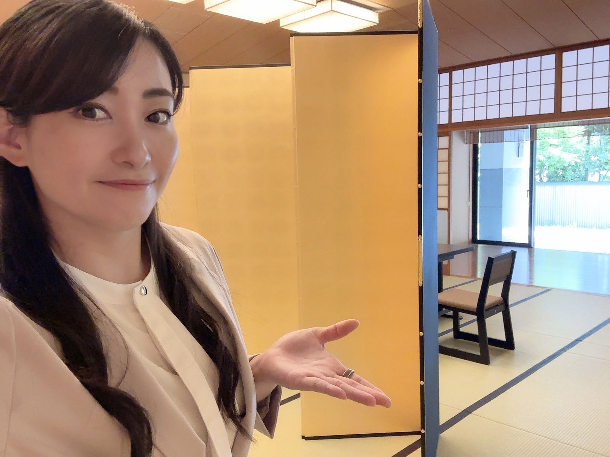 37歲日本女演員、主持人村田綾。(翻攝自村田綾X)