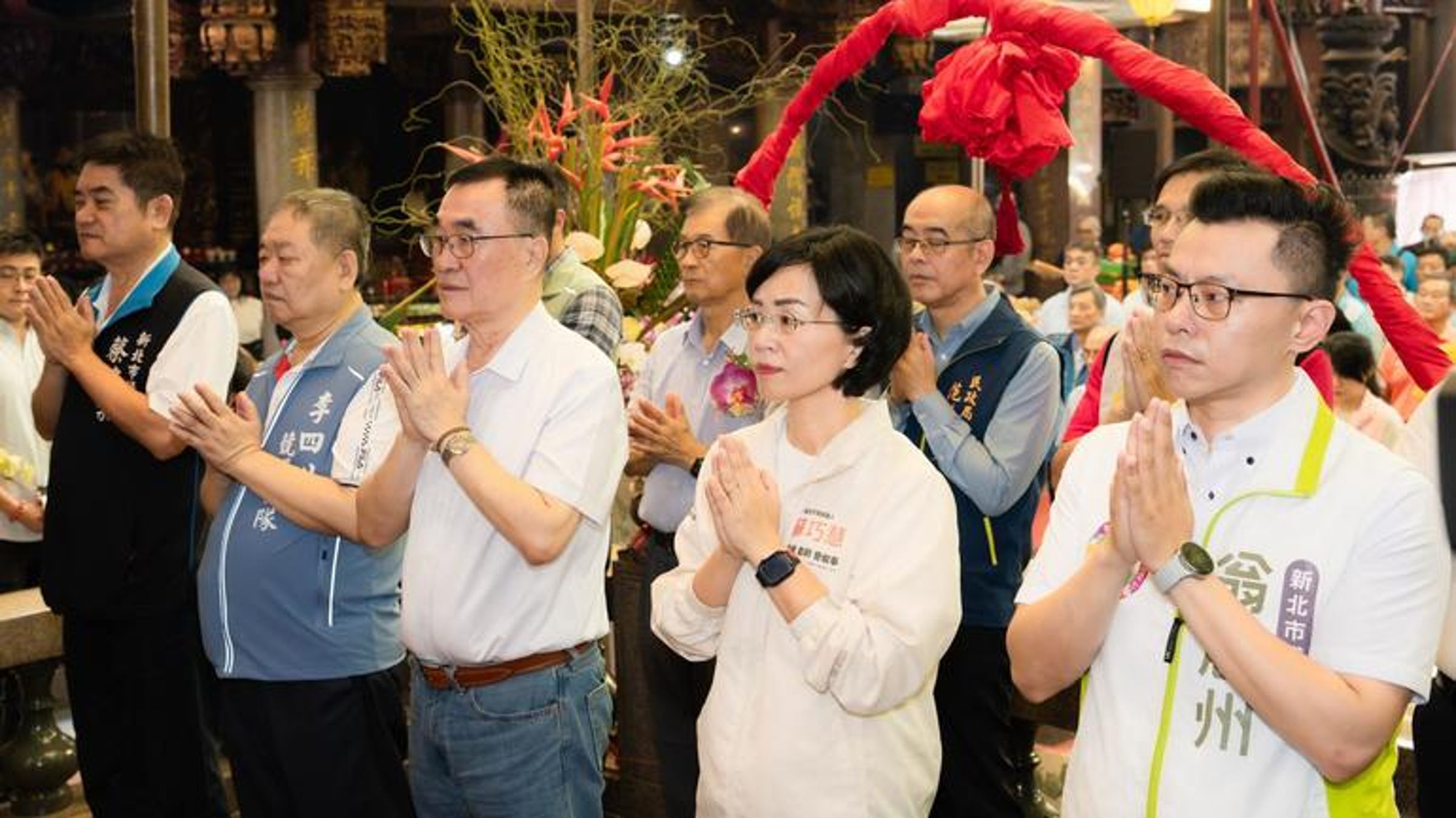 蘇巧慧、李四川今日同場出席新莊地藏庵地藏王菩薩聖誕活動,兩人互動備受關注。(蘇巧慧辦公室提供)