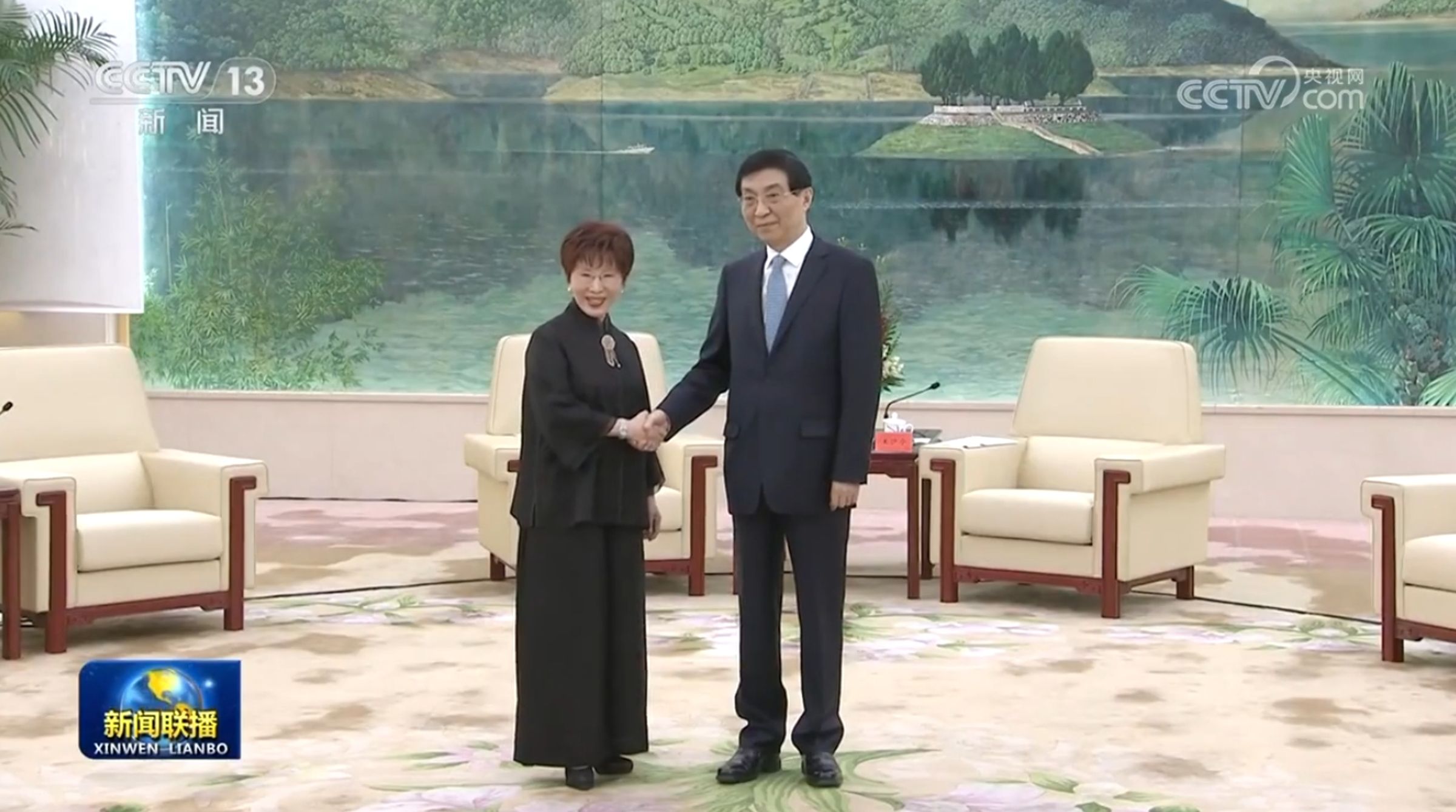 洪秀柱27日在北京會見中共政協主席王滬寧。(翻攝自CCTV)
