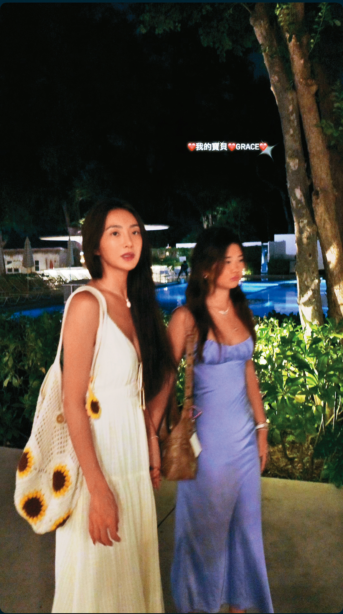 曹格女兒Grace(右)難得露臉,看來修長身型遺傳了媽媽吳速玲(左)的U質DNA。(翻攝自吳速玲IG)
