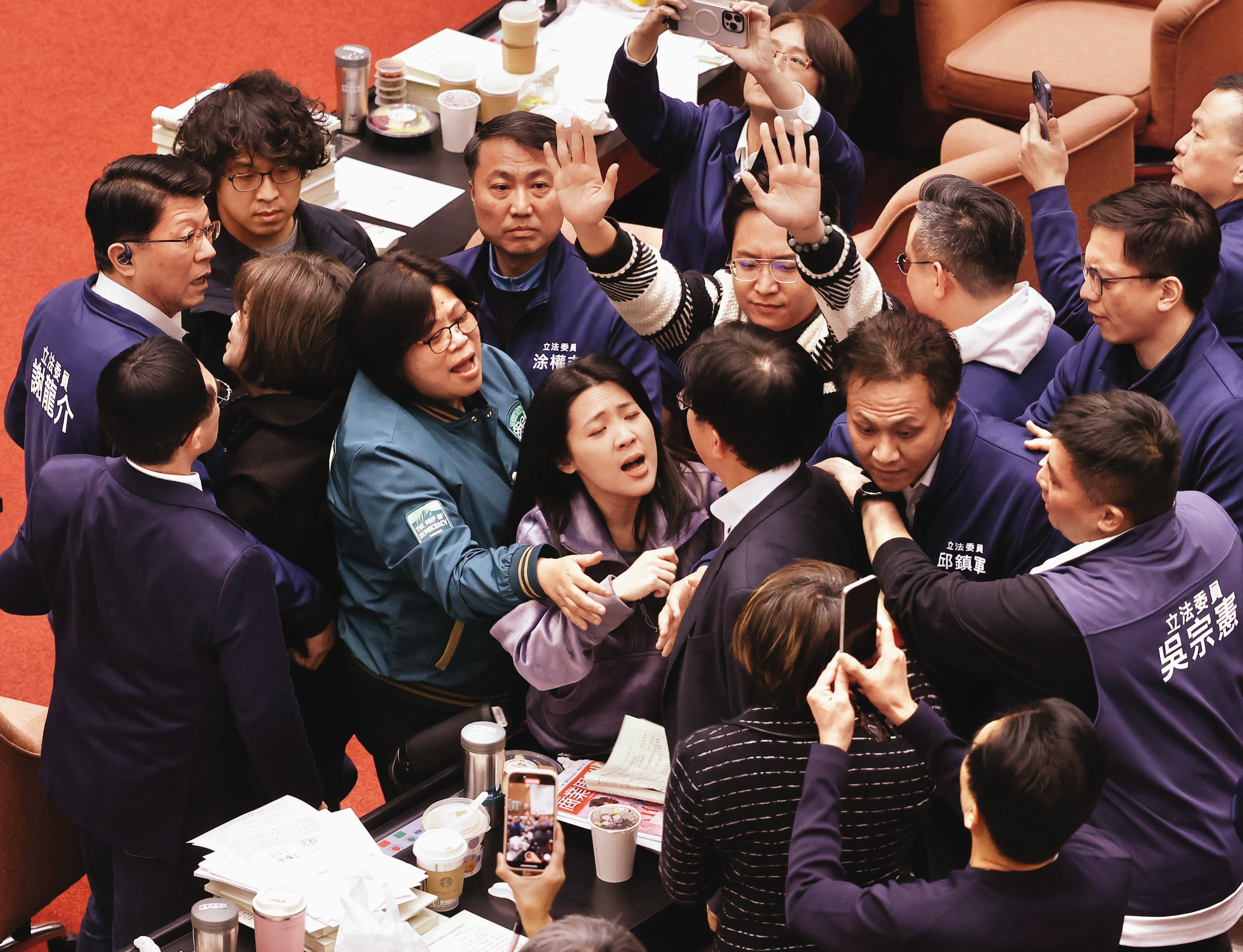 徐巧芯轉換成選戰模式，積極應對罷免。