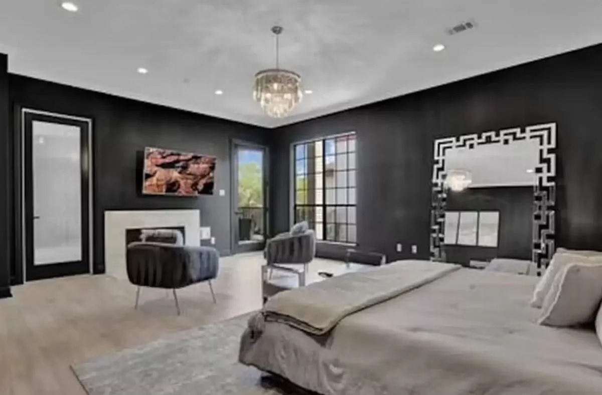 Airbnb豪宅出租淪「多人運動房」，當地鄉民日日直擊活春宮快崩潰。（翻自《每日星報》）