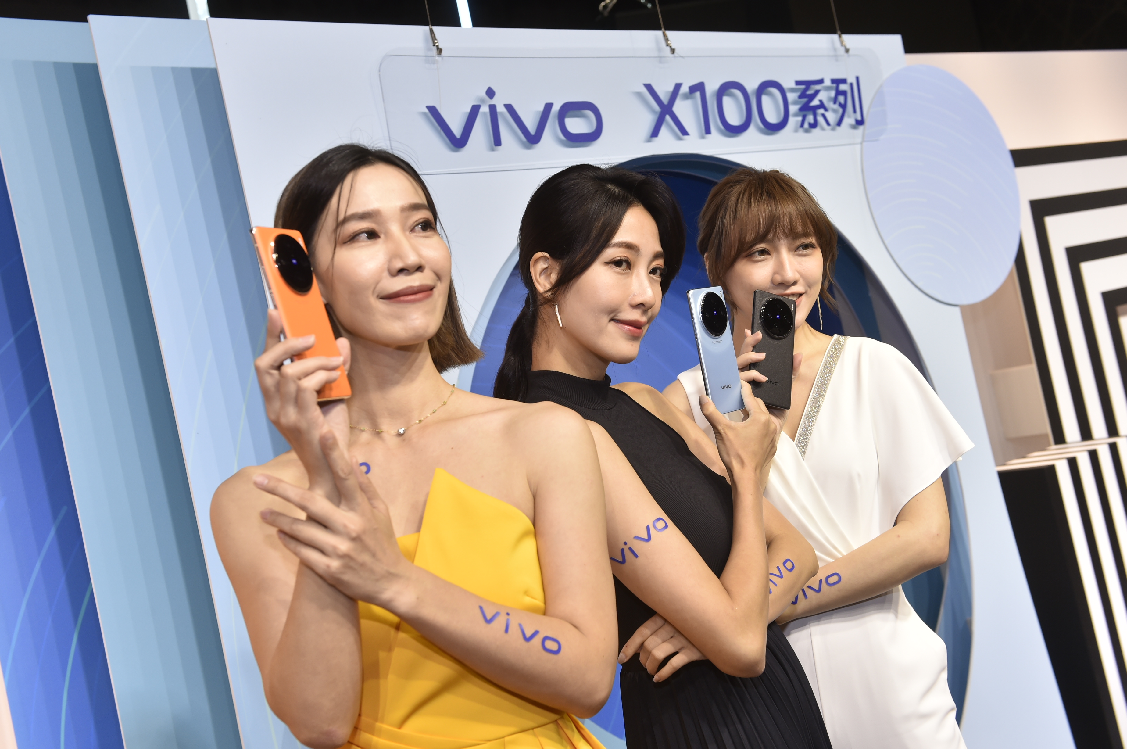 vivo在台發表採用聯發科AI旗艦晶片天璣9300的智慧型手機X100。