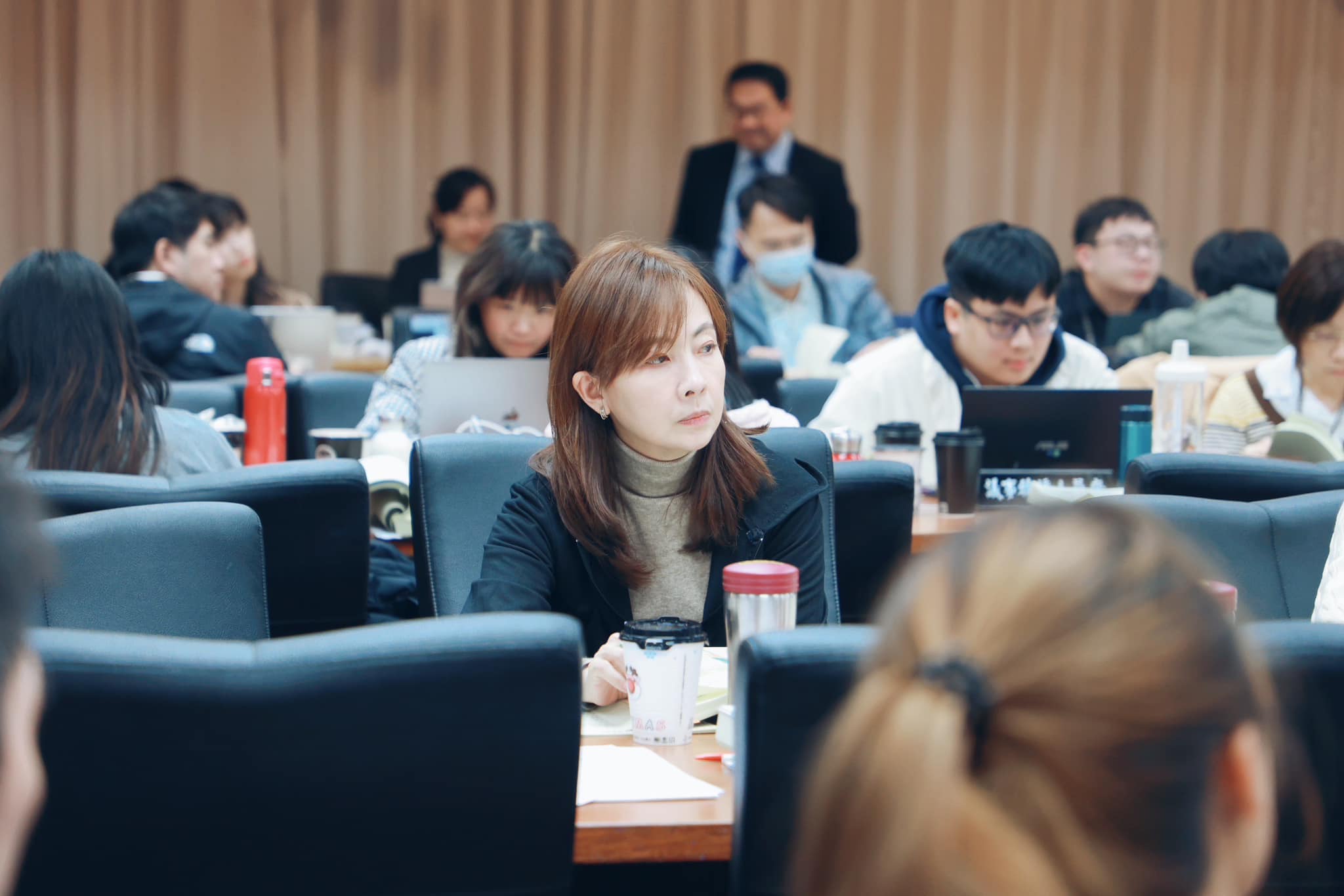 綠委郭昱晴今po文示警，指國民黨將在週五試圖闖關《選罷法》《憲訴法》《財劃法》3大惡法。（翻攝自郭昱晴臉書）