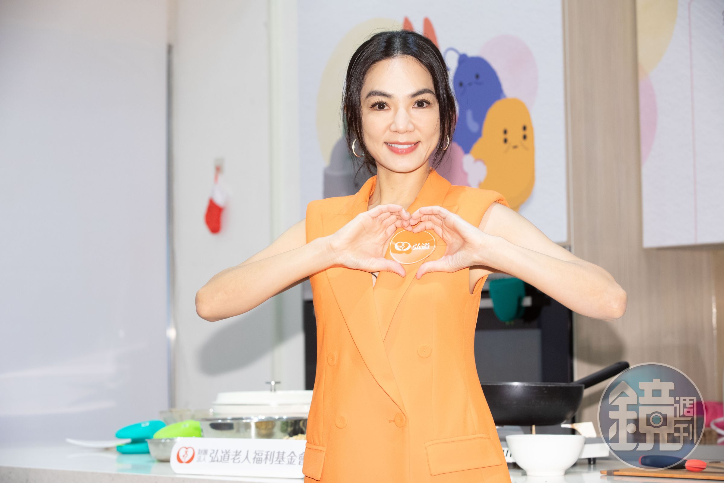 Ella陳嘉樺曝跨年將和姐妹們一起度過。