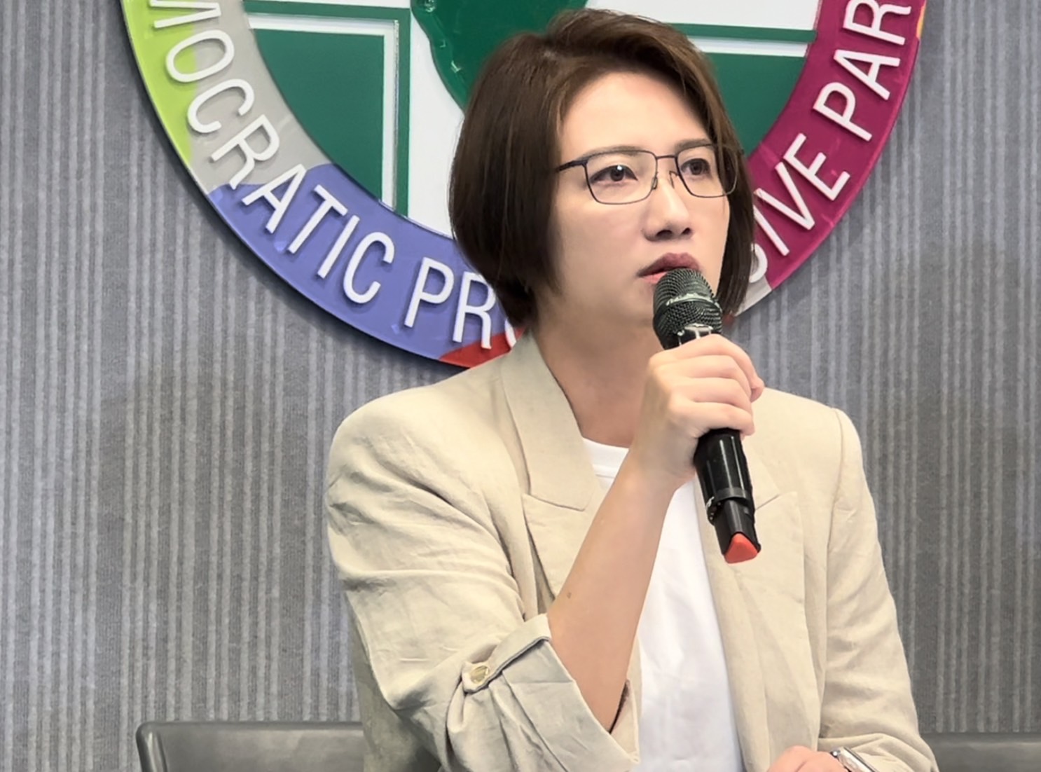 新壽副總仍任「北士科促進會」副召，林延鳳質疑適任與否。（林延鳳服務處提供）