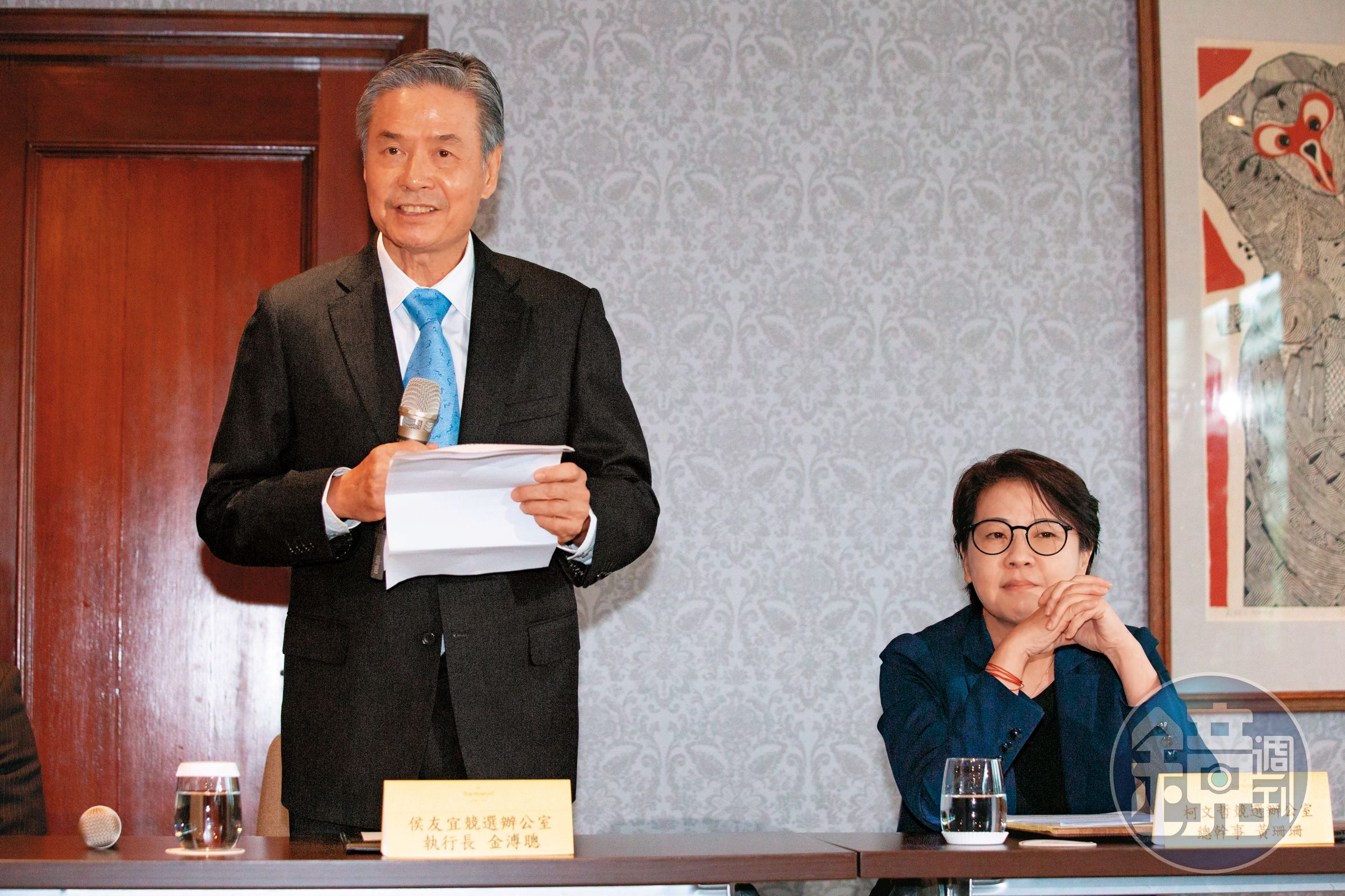 上週侯友宜跟柯文哲的陣營各派出2位代表洽談合作,金溥聰、黃珊珊等4位與談代表在鏡頭前都展現風度,氣氛融洽。