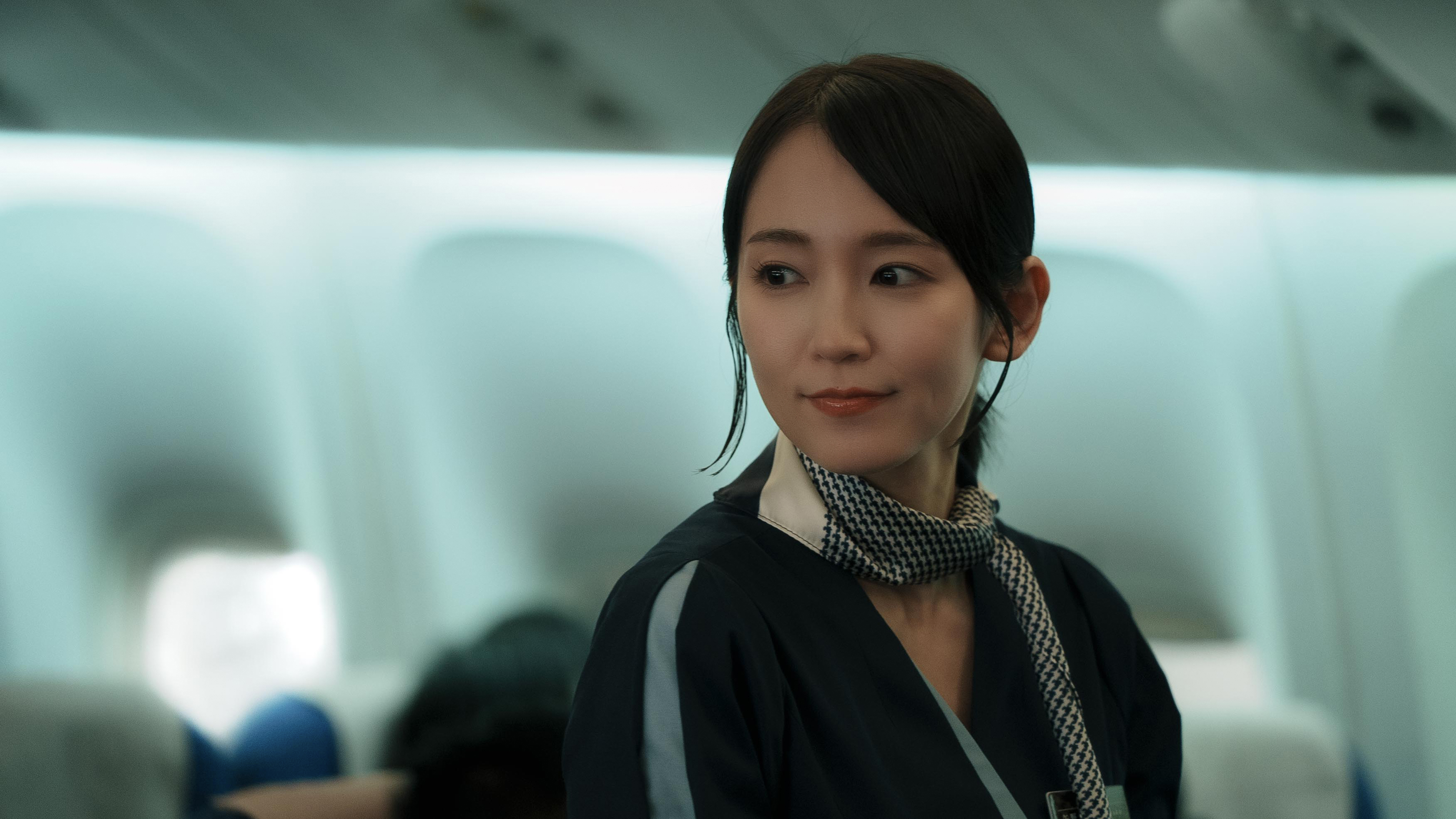 日本人氣女星吉岡里帆跨海來台，在《雙囍》客串演出空服員。（水花電影提供）