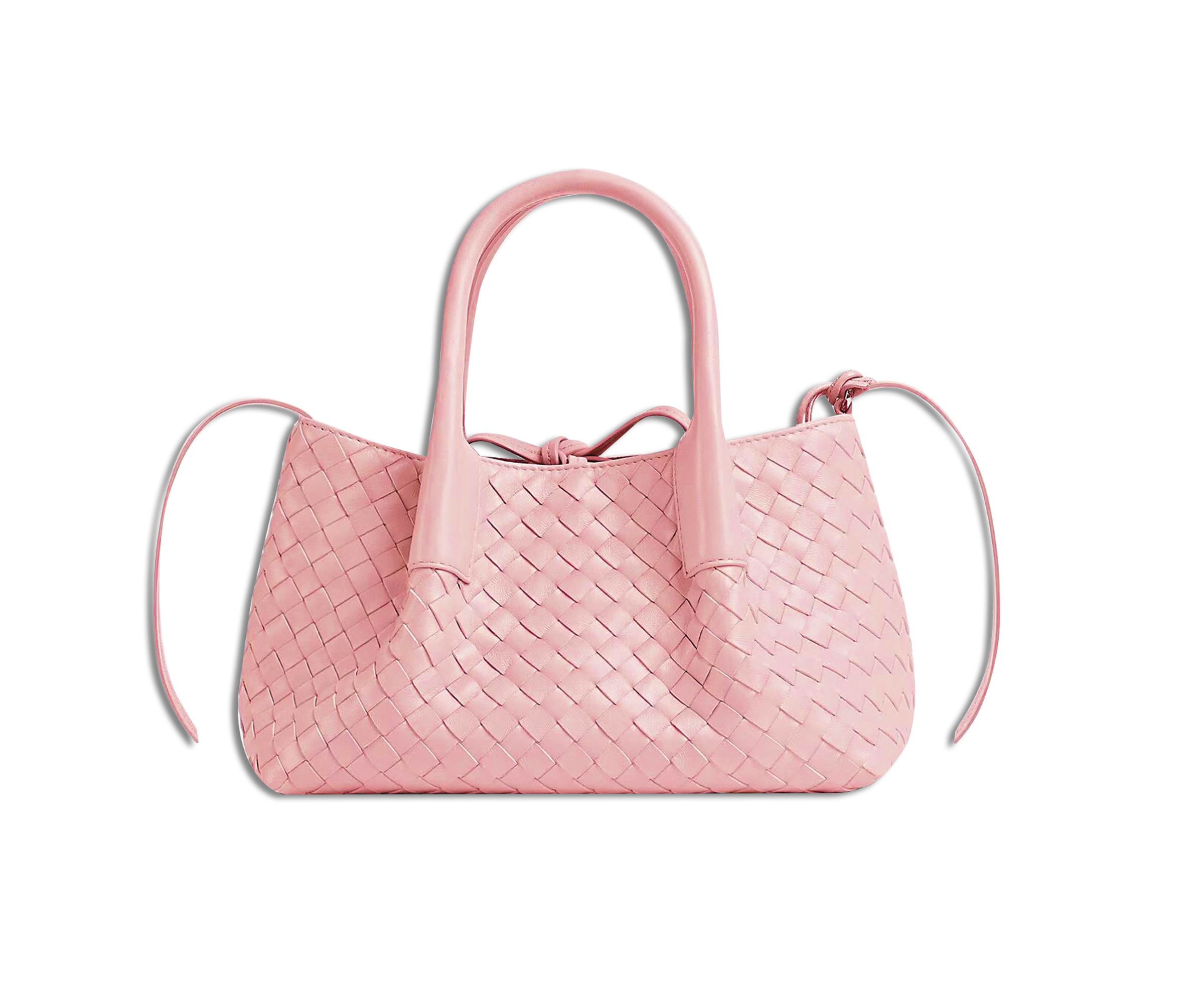 Pinacoteca編織皮革小款肩背包,粉色更減齡。NT$105,900(Bottega Veneta提供)