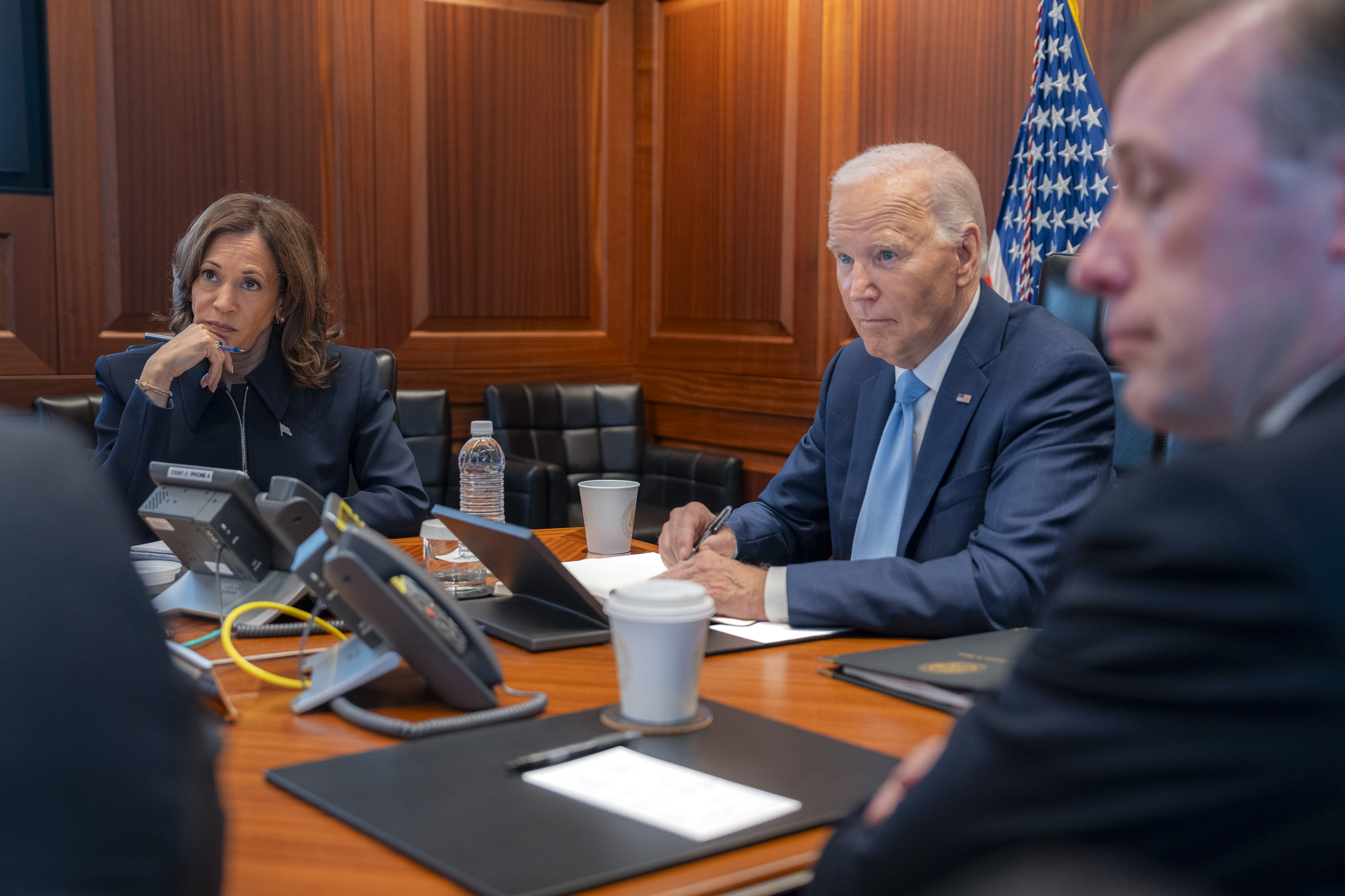 美國總統拜登下令美軍協助以色列的防禦攔截行動，擊落射向以色列的飛彈。（翻攝自X＠The White House）