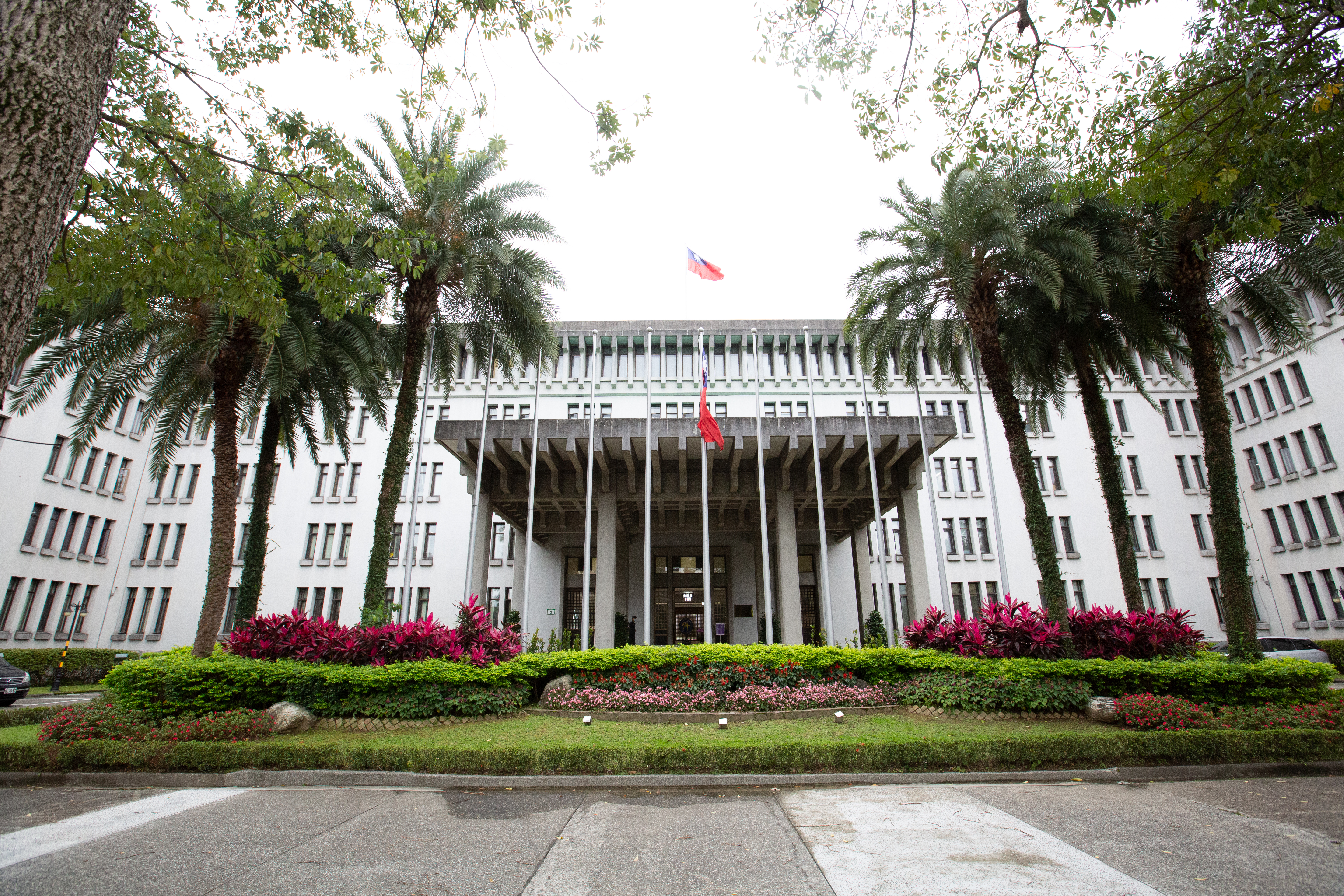 針對中國政府公然違反國際慣例,再次挑釁與破壞區域安全及穩定,並對區域飛航及船隻航行造成高度危險,外交部予以嚴正譴責,並呼籲中國應理性自制,即刻停止軍事挑釁與灰色地帶侵擾行徑。(本刊資料照)