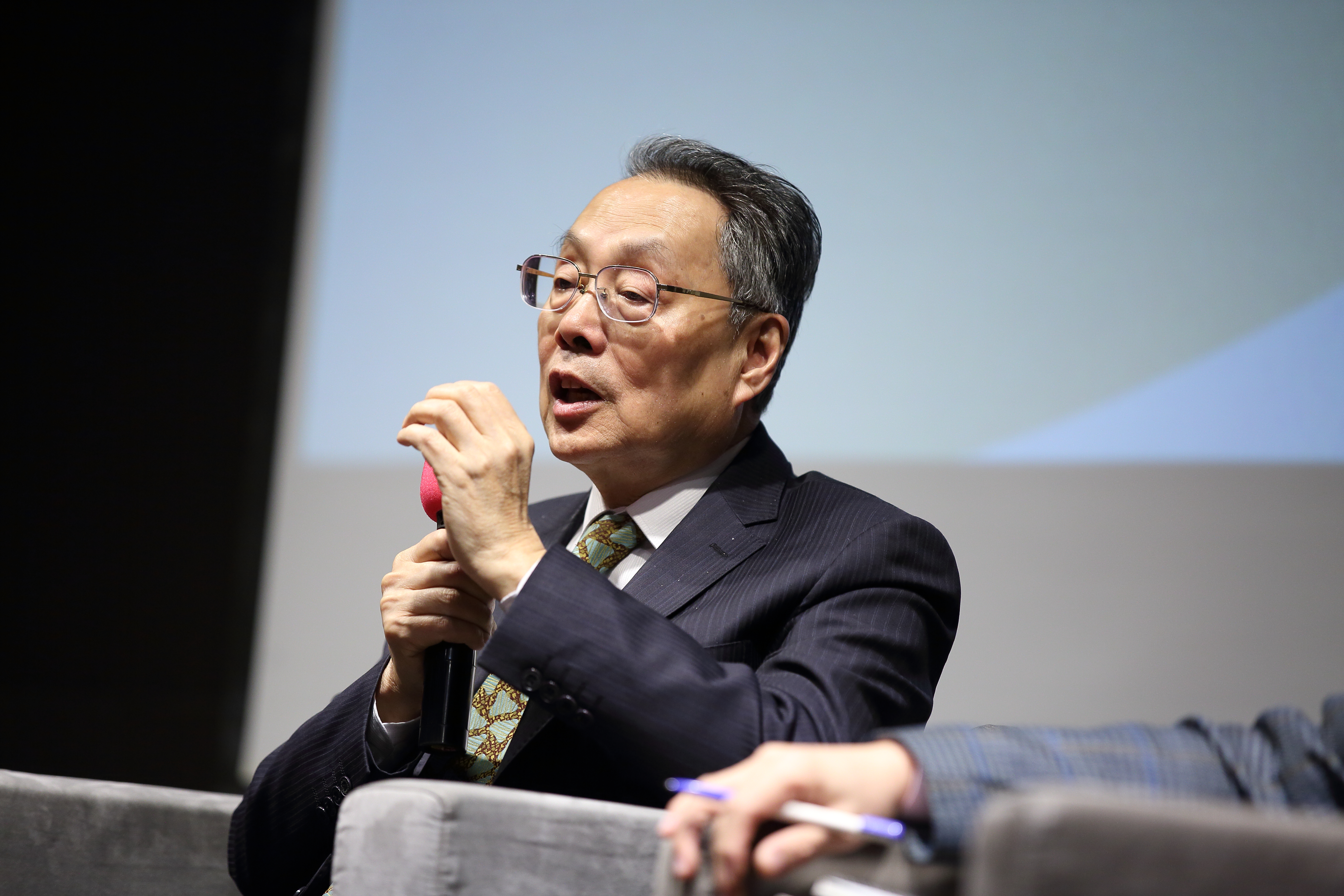 公視於去年底舉辦第8屆董監事審查會議，結果14位董事候選人只有4位通過，連現任董事、宏碁創辦人施振榮都造到否決。（本刊資料照）