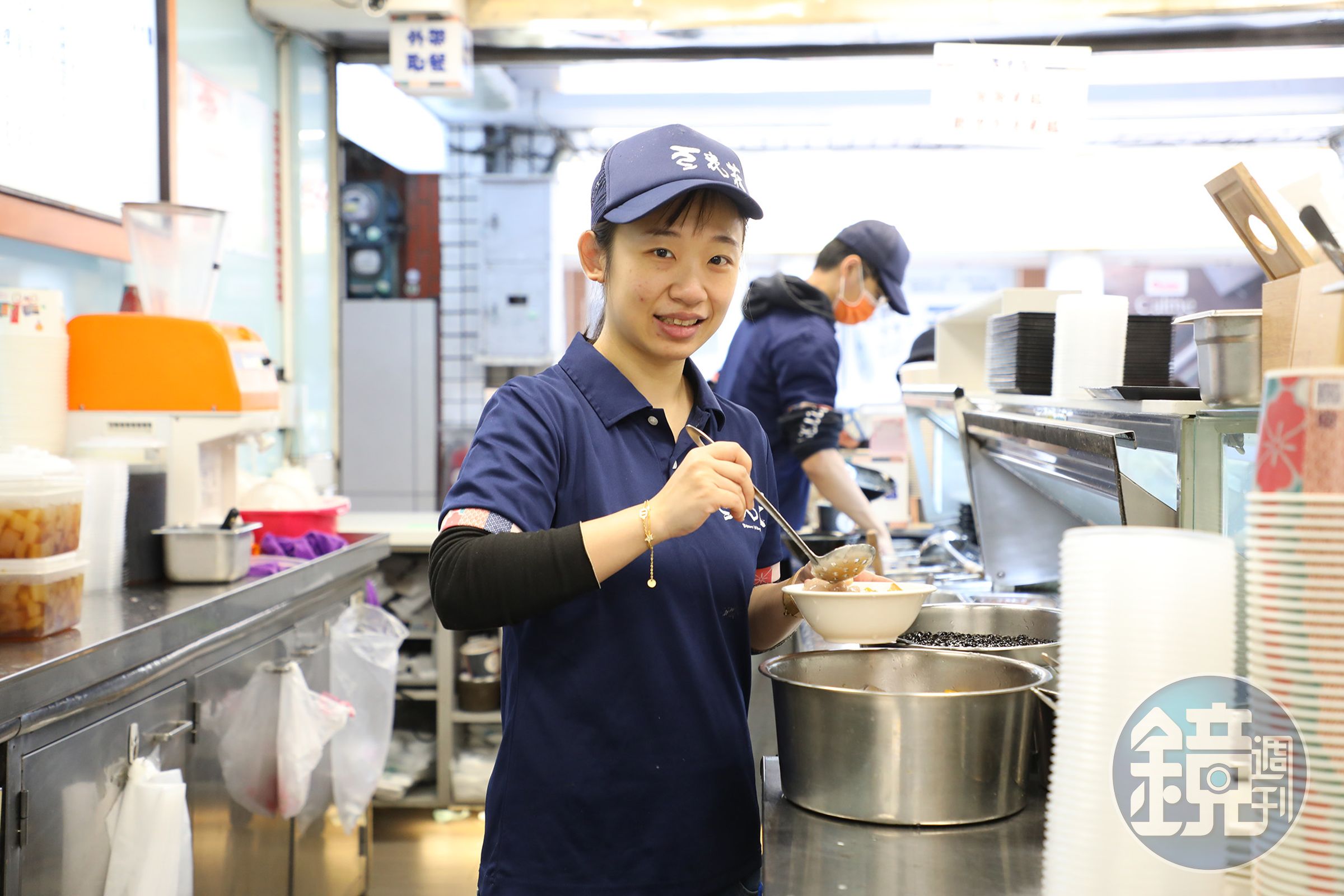 店長莊雅涵是老店「豆花莊」的第三代經營者。