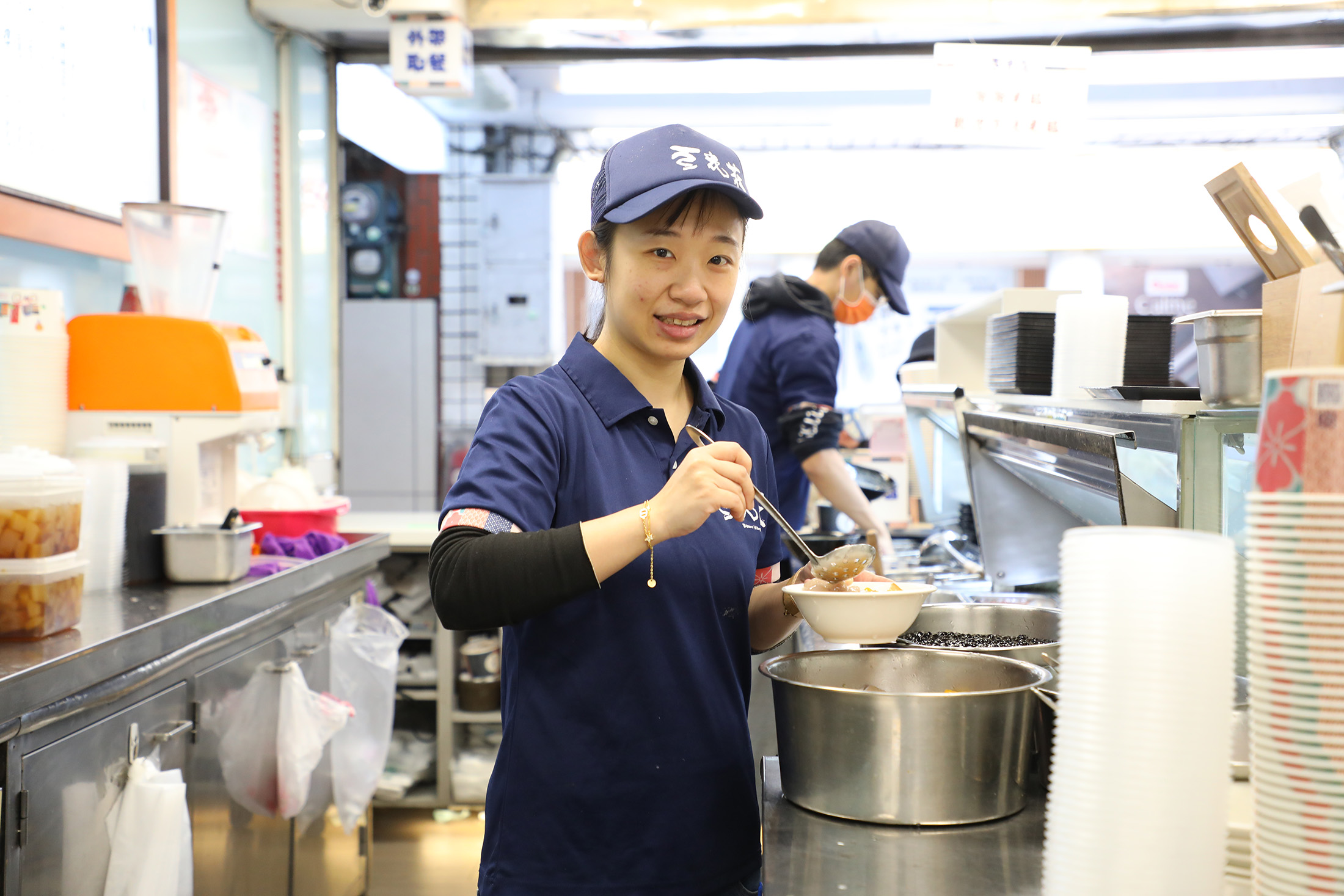 店長莊雅涵是老店「豆花莊」的第三代經營者。