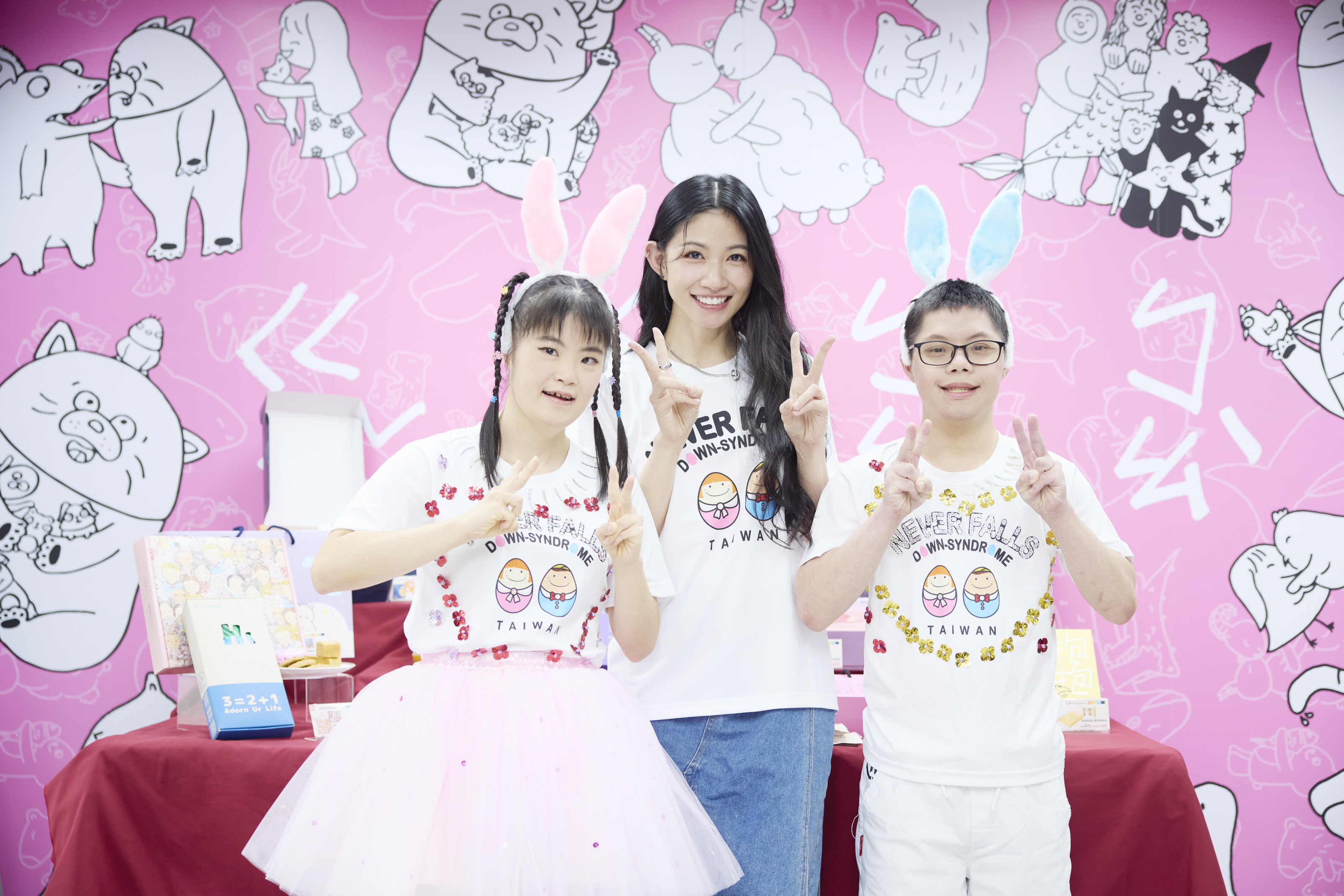 李千娜產後出席唐氏症基金會中秋節禮盒公益活動。（唐氏症基金會提供）