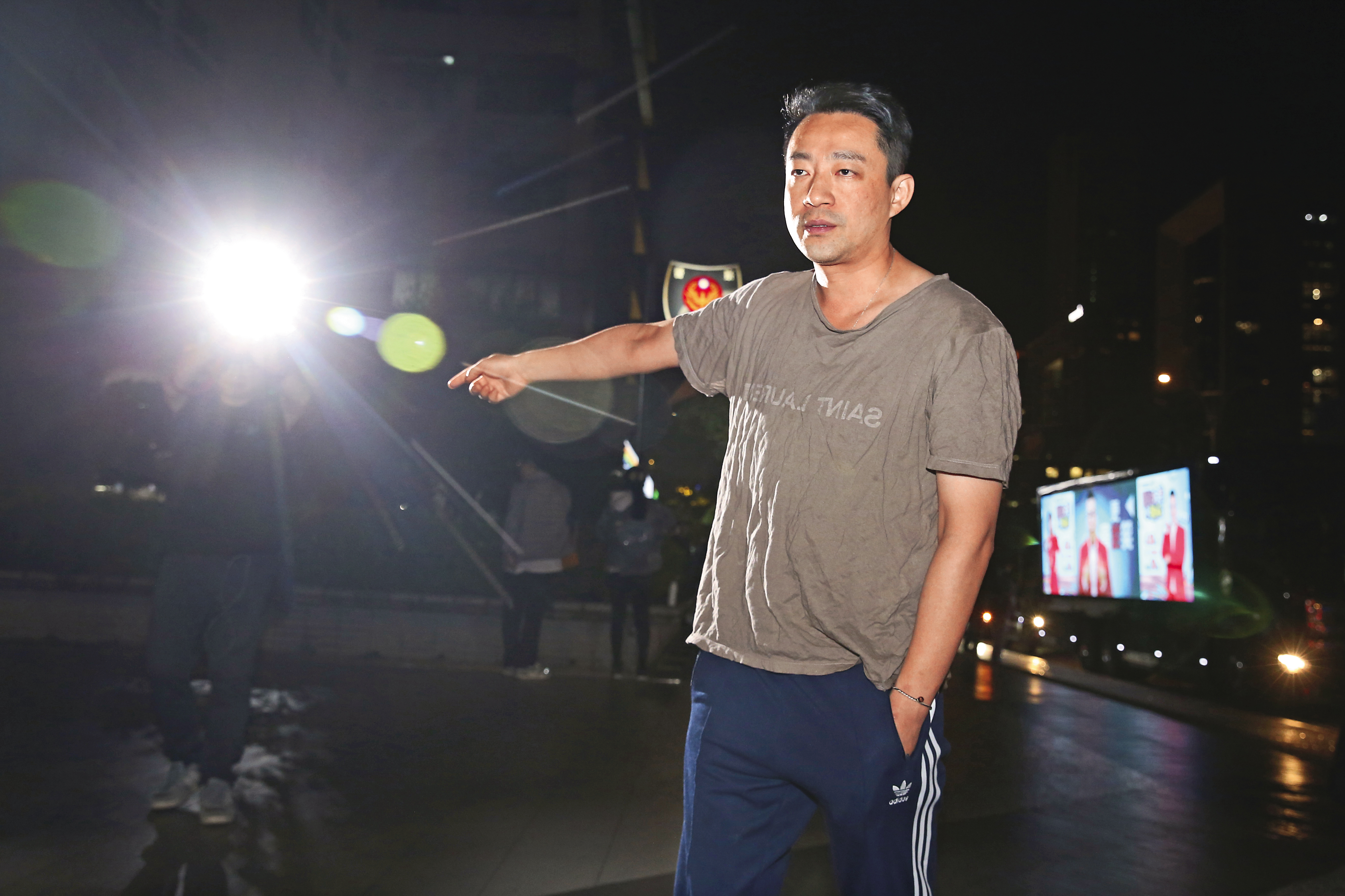 去年3月，喝醉的汪小菲擅闖大S家，並且舉報她長期濫用藥物，當時保母還急搶手機滅火，警告「等你清醒就知道。」