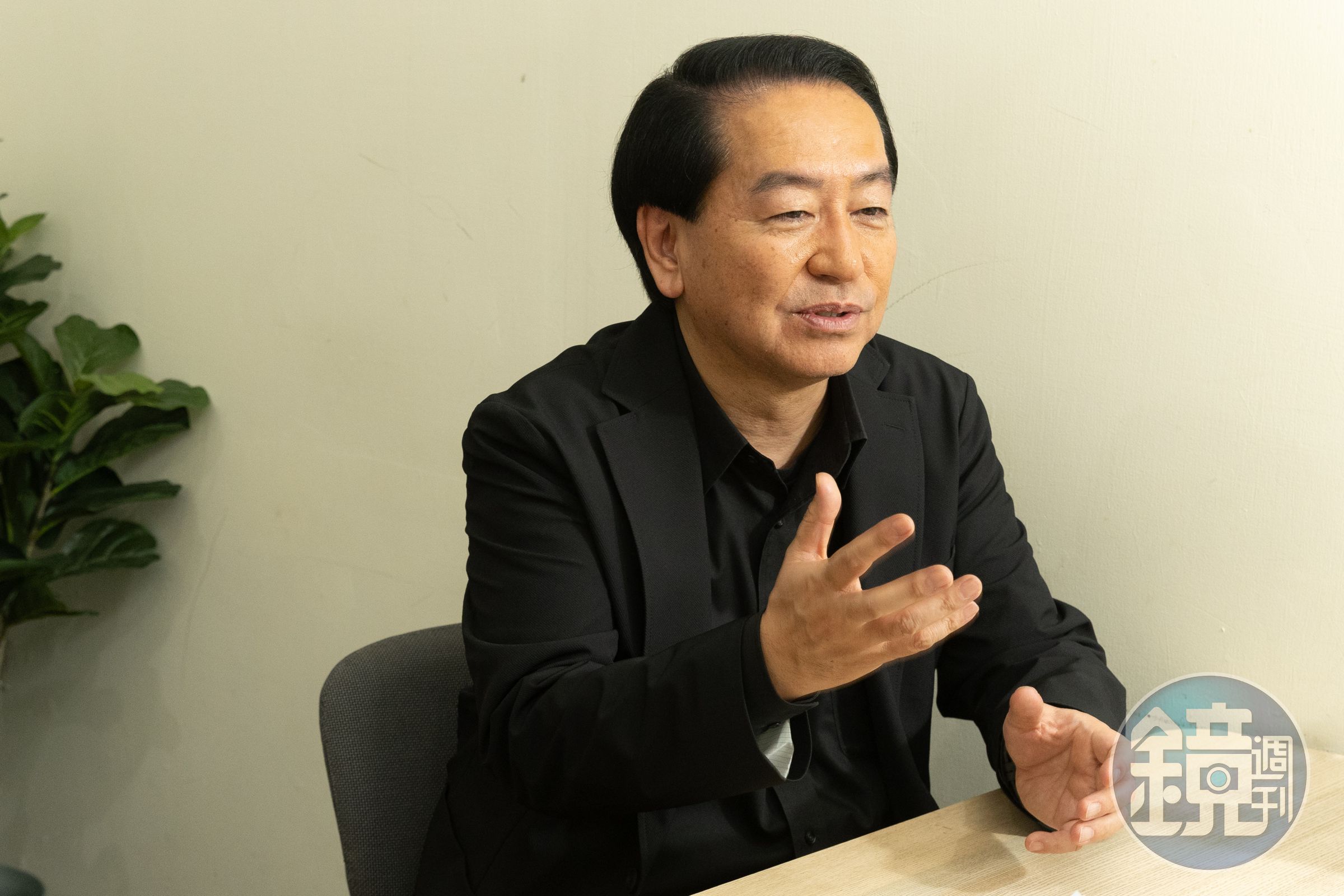 曾利文彥回想起《八犬傳》拍攝現場,看到兩資深演員飆戲直呼「太奢侈」。