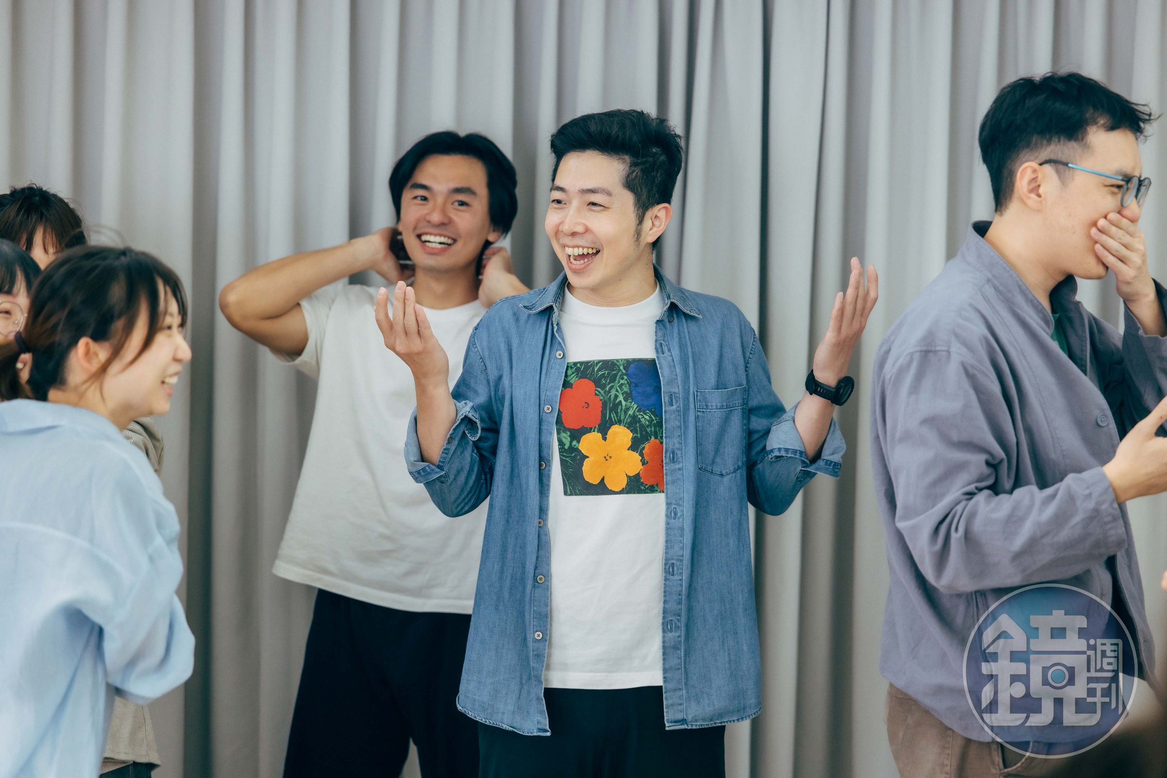 加藤拓也4月在台舉辦「台詞 Unplugged：聲音與情感的自由實驗」演員工作坊，十多名台灣演員參與交流。（四把椅子劇團提供）