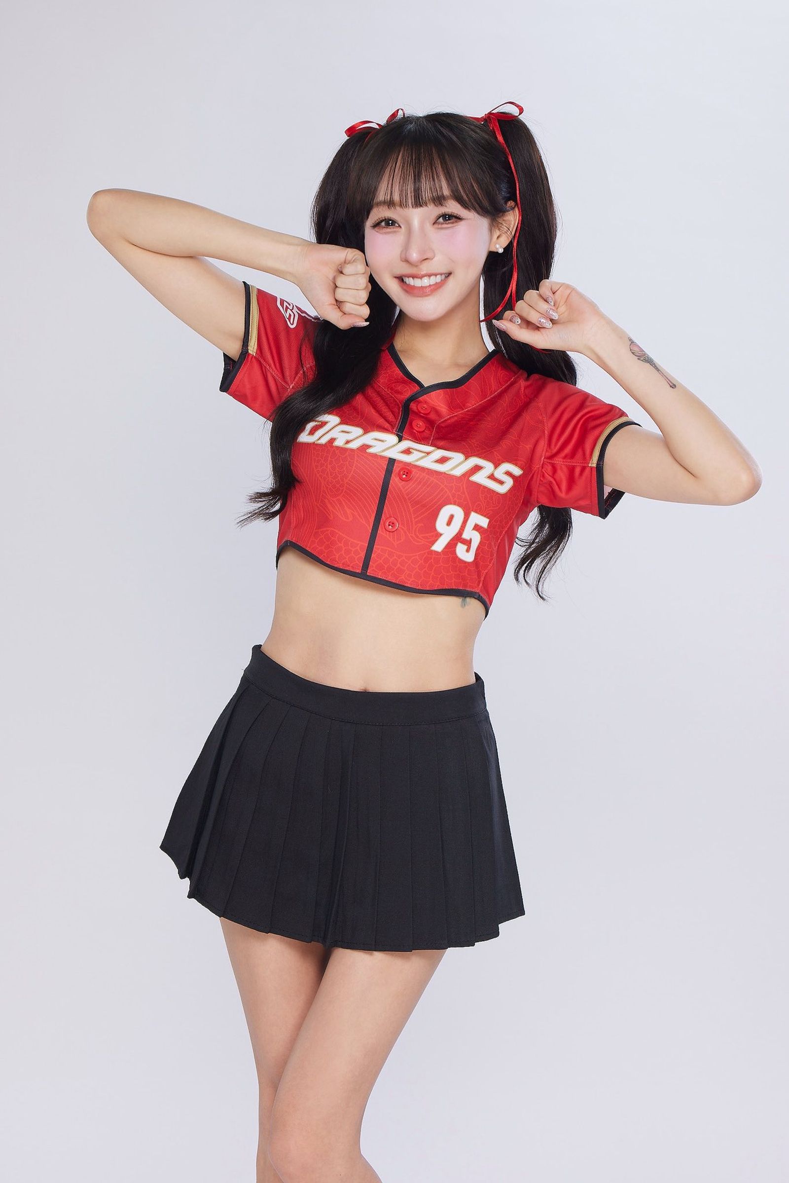 林襄在日出寫真創下預購三冠王。（翻攝自林襄臉書）