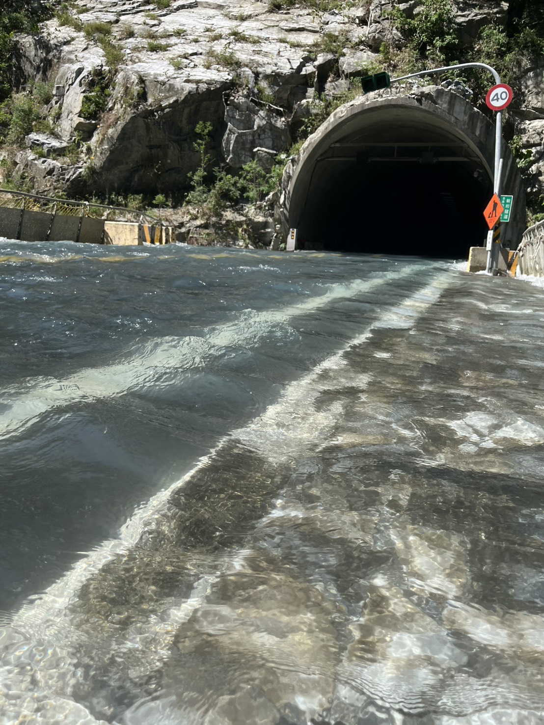 靳珩隧道已變成水隧道。（太管處提供）