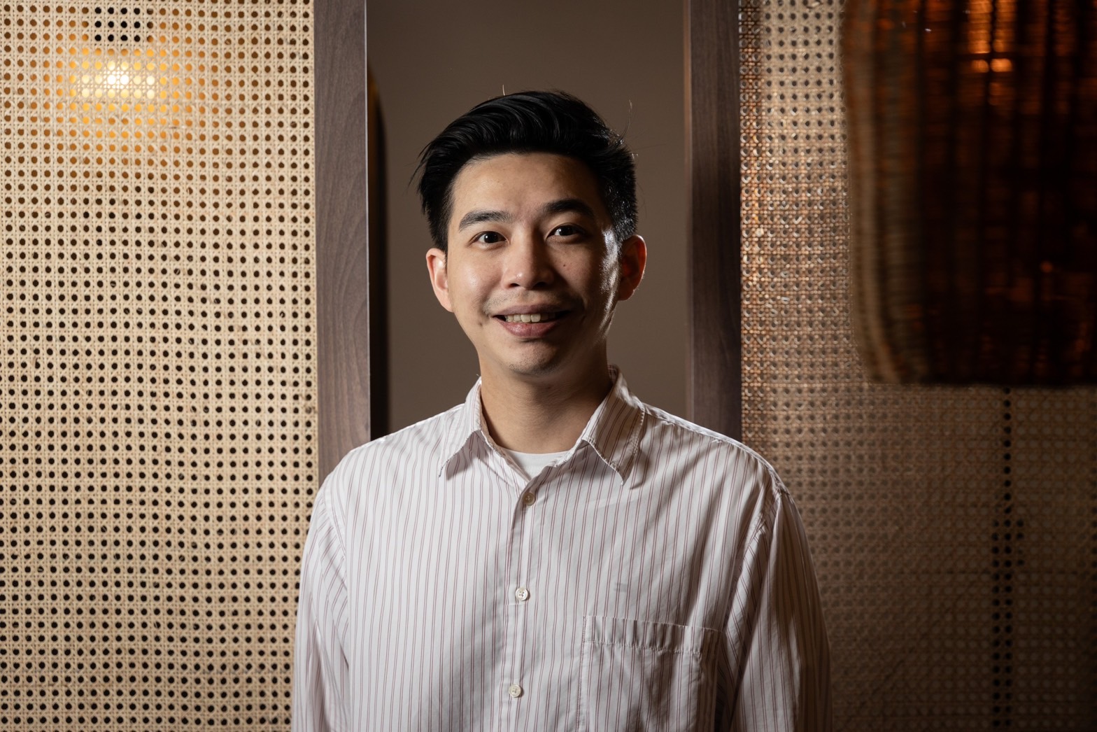 漾波酒食処的主理人張哲華（David），為了開清酒吧，還特地跑去考了唎酒師證照。