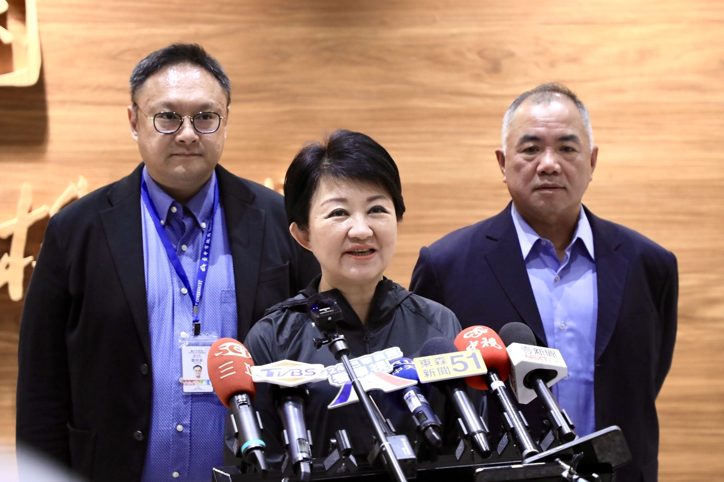 颱風來襲盧秀燕決定獨自返台坐鎮，後續訪美行程則由副市長黃國榮帶領局處首長們繼續完成。（中市府提供）