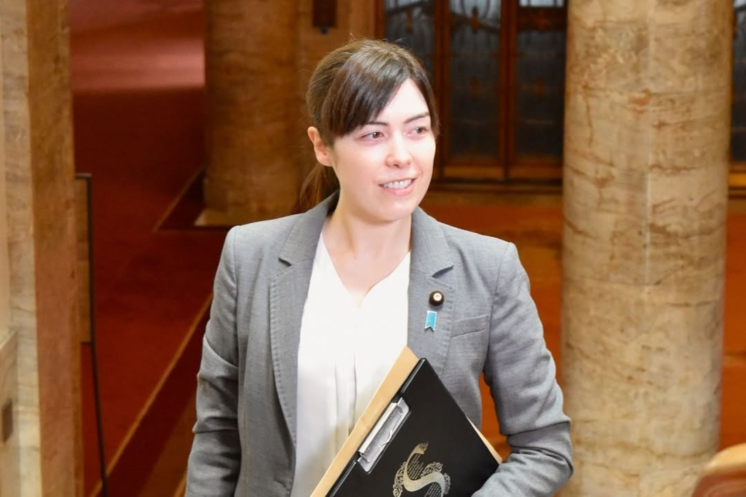 如今中國接連暫停水產物與牛肉相關議題，讓小野田紀美的警示儼然成真。（翻攝自小野田紀美IG）