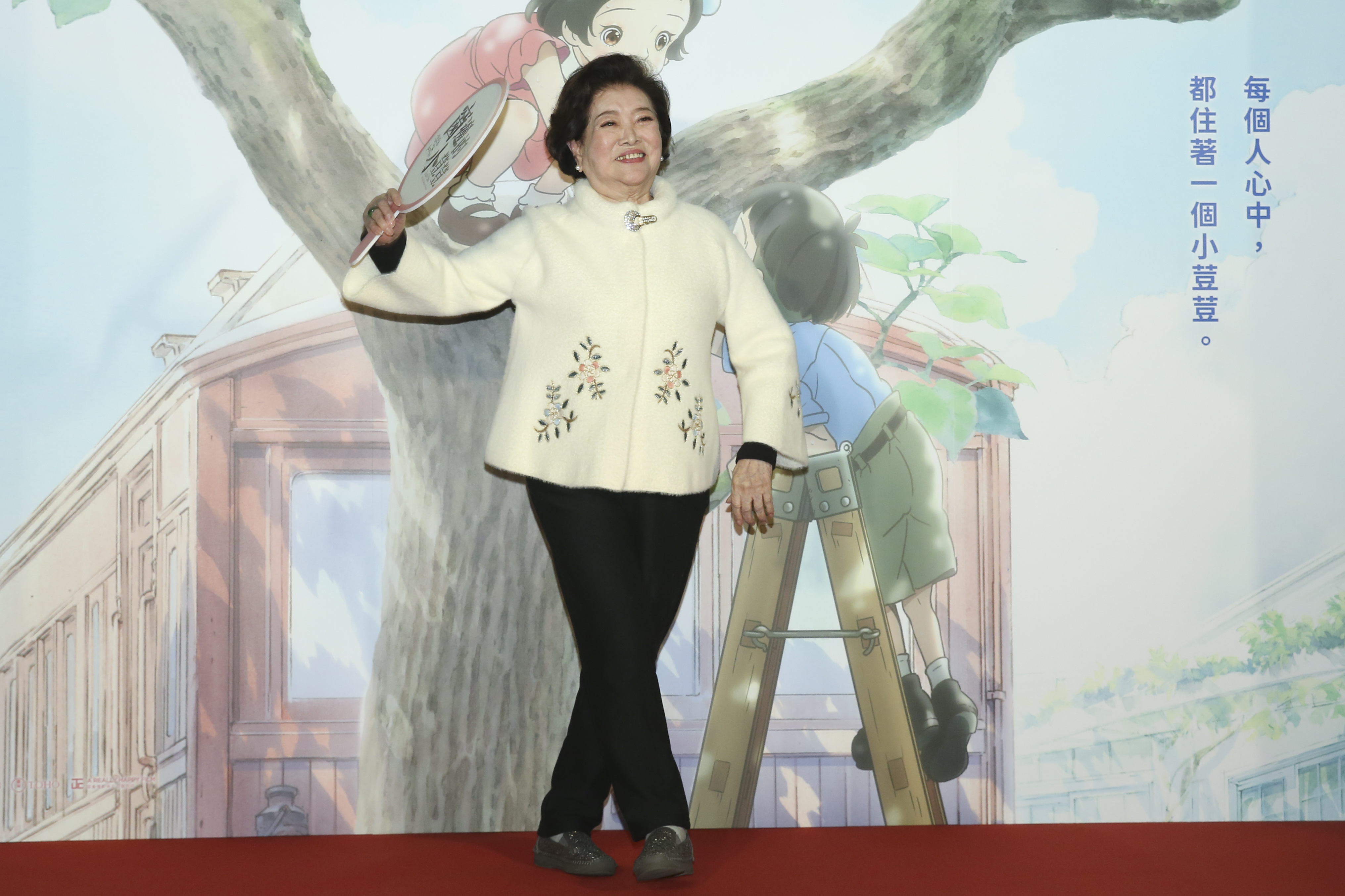 陳淑芳獻聲童書原作者黑柳徹子，以旁白貫穿全片。