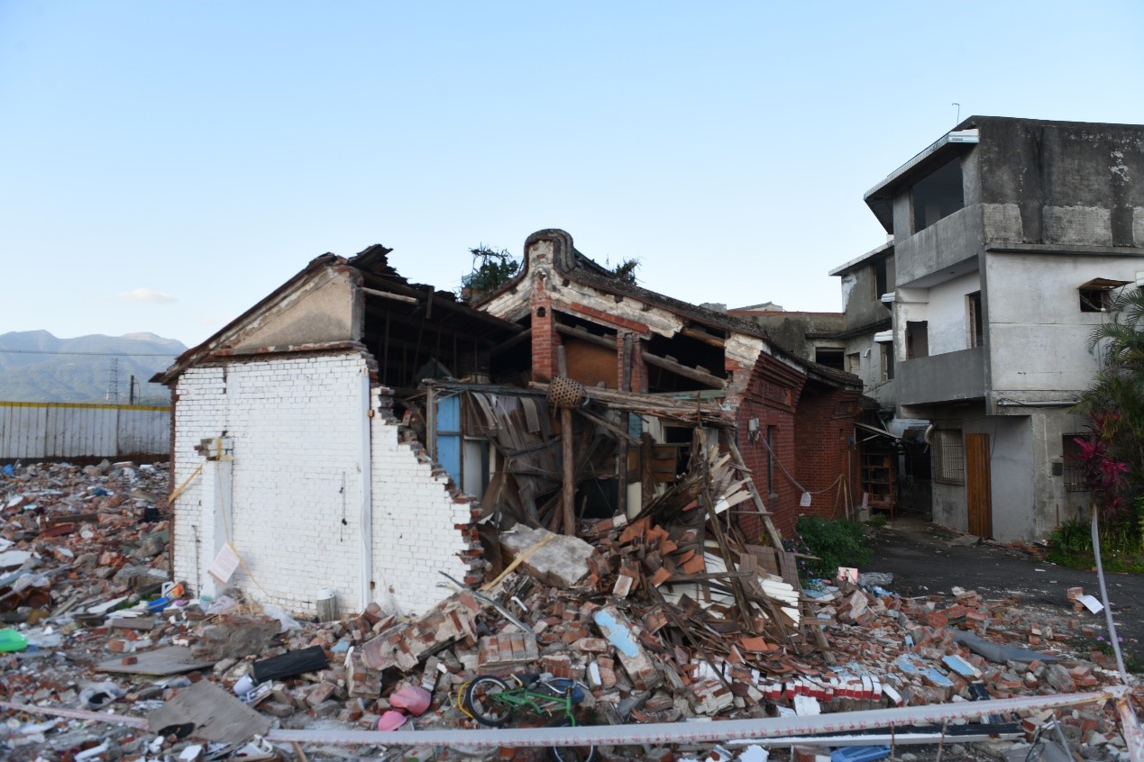 汾陽居古厝「暫訂古蹟」期間被拆，現任文化局長蔡詩萍卻宣稱邊角的拆掉並沒有影響到文資審議整體的判斷。（蕭文杰提供）