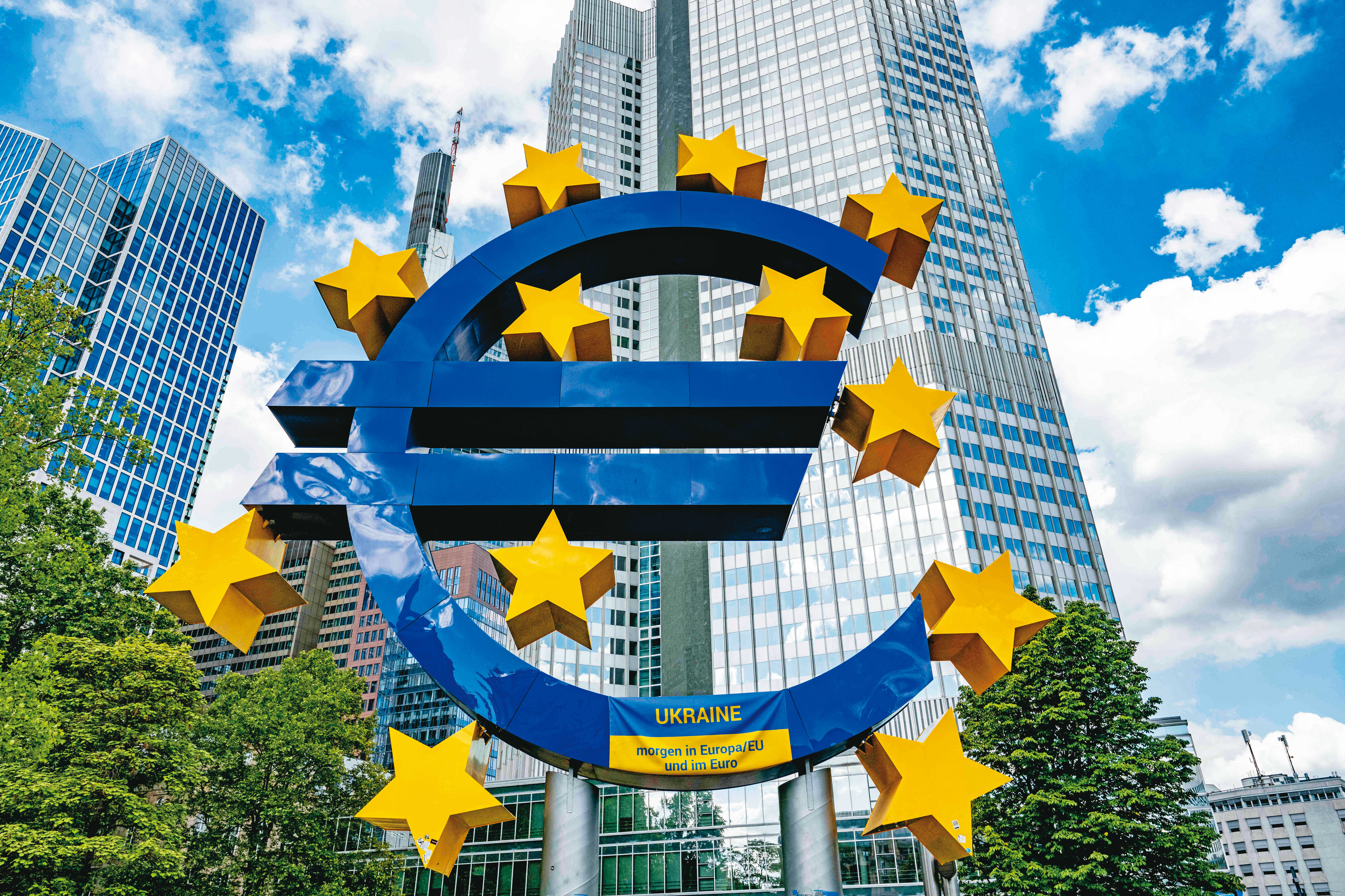 歐元匯率、歐債利率穩如泰山，不像美債利率、日圓匯率那樣遭到投機炒作綁架。（東方IC）