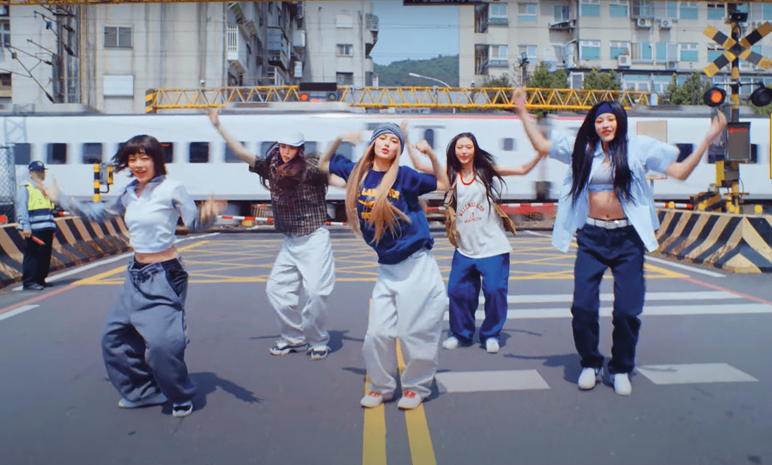 韓團NewJeans來台拍MV但風波不斷,導致一樁美事蒙上陰影。(網路圖片)