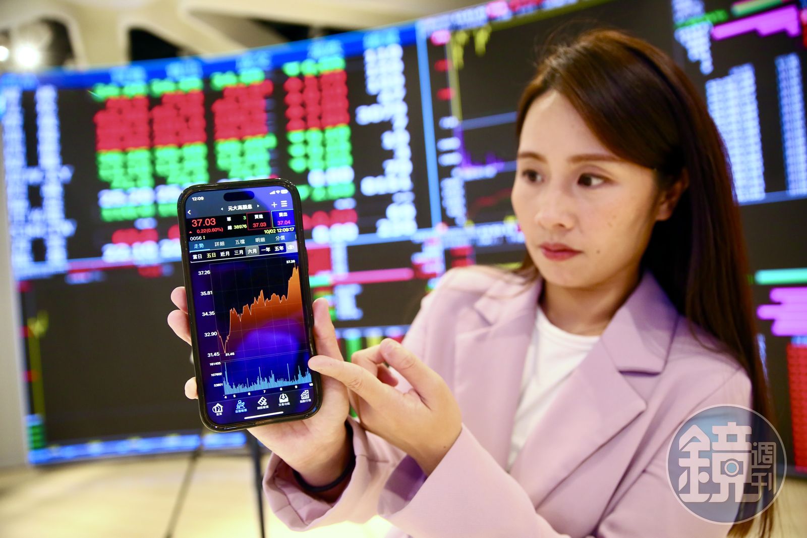 買對高息ETF 2／10大熱門高股息ETF比拚 0056報酬居冠且配息率逾9%