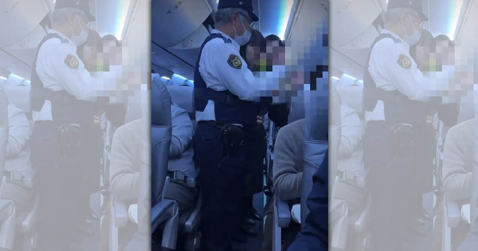 中國乘客在日本飛往上海的航班上鬧事。（翻攝自X）