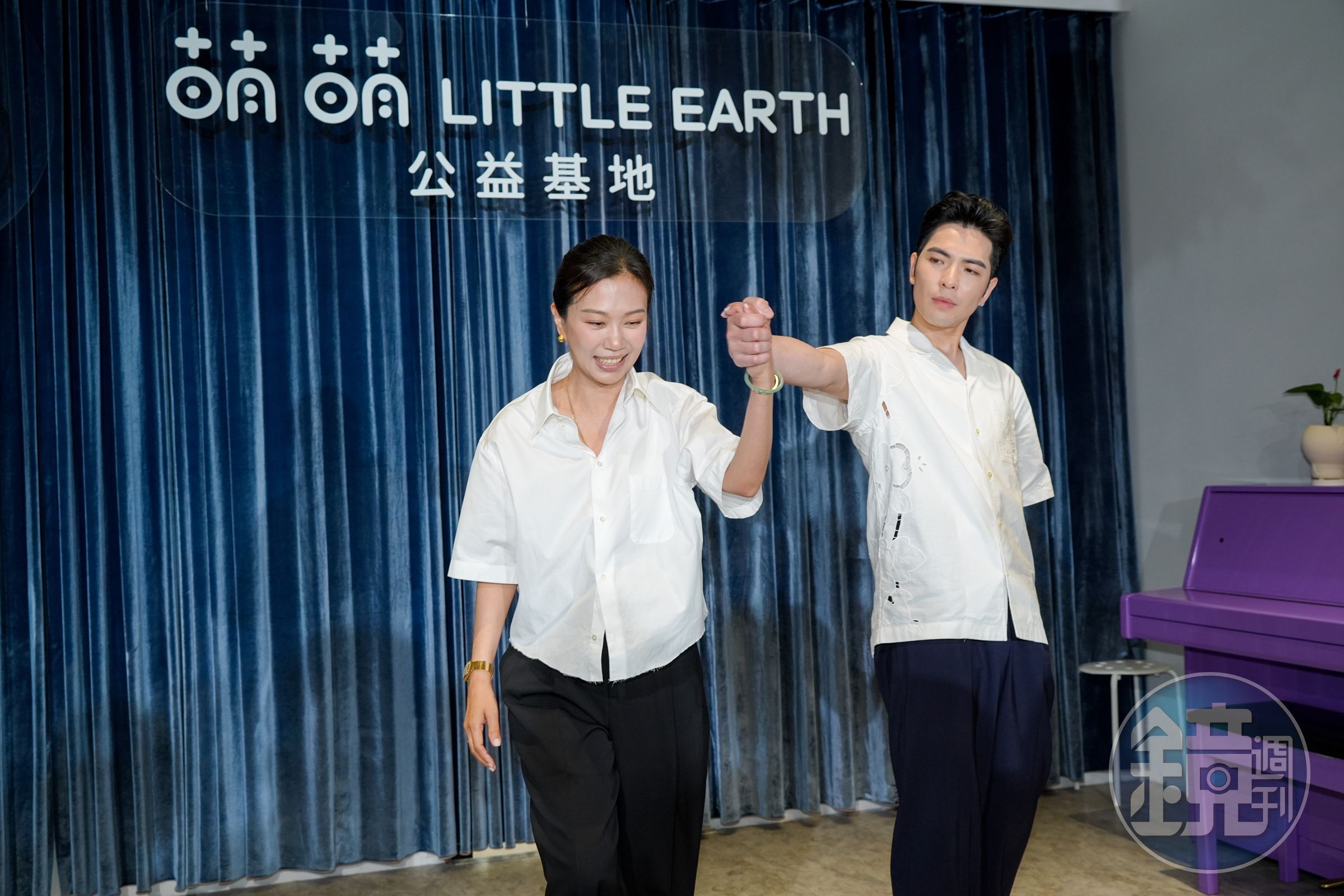 蕭敬騰偕老婆林有慧(Summer)出席「萌萌 LITTLE EARTH 帶小孩幹大事」公益活動。