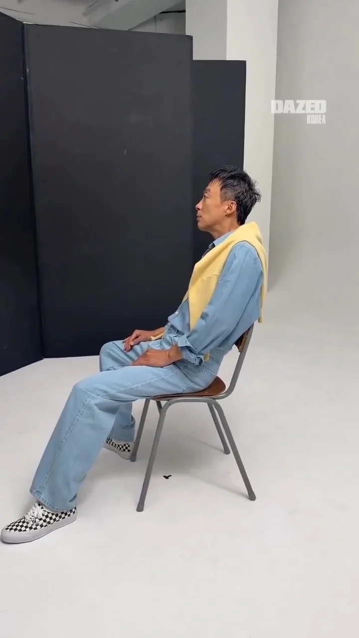 李星民為戲減重,敬業態度十足。(翻攝DAZED korea IG)