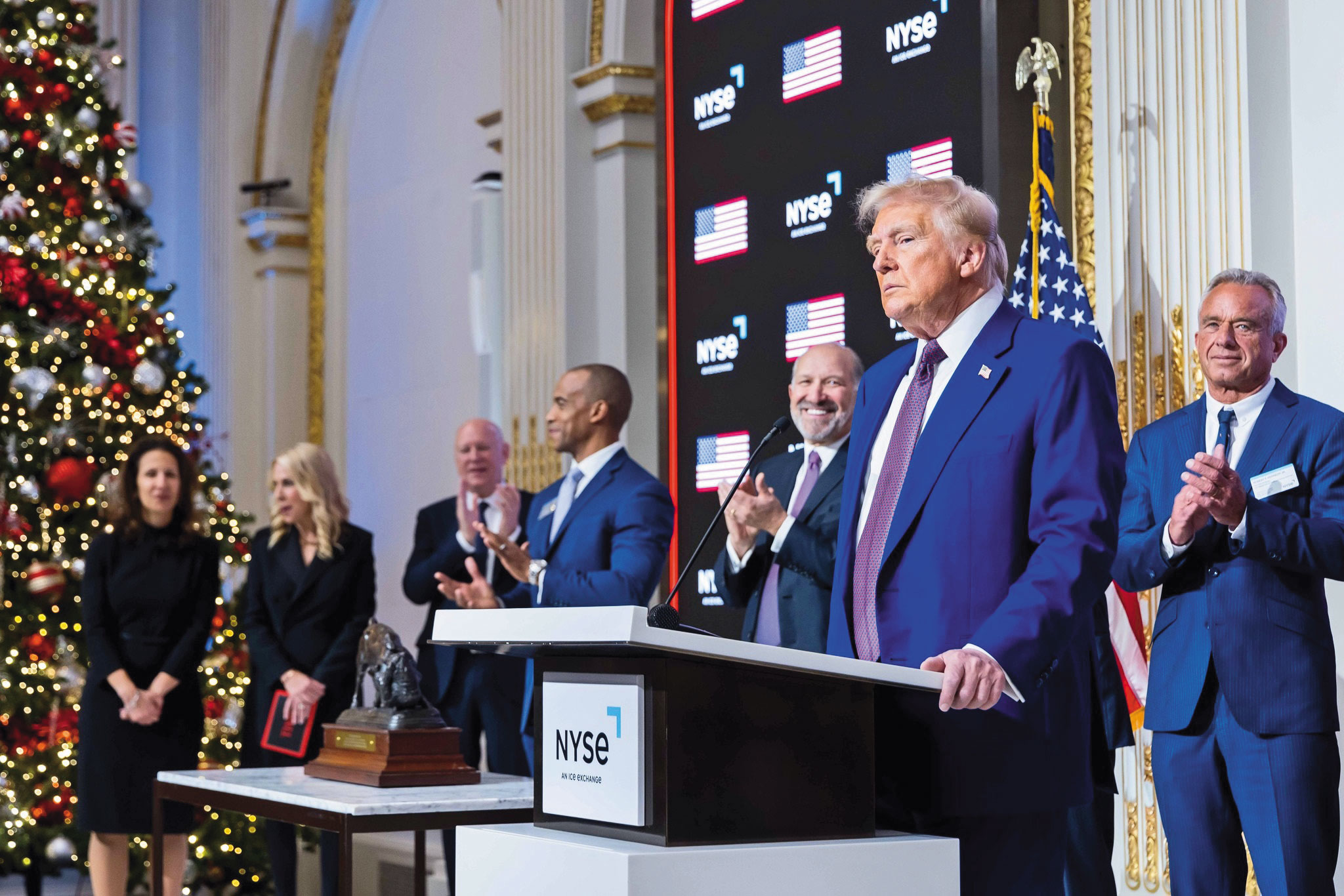 川普推對等關稅不到24小時就喊卡，全因美債出現拋售潮。（圖片來源：New York Stock Exchange）