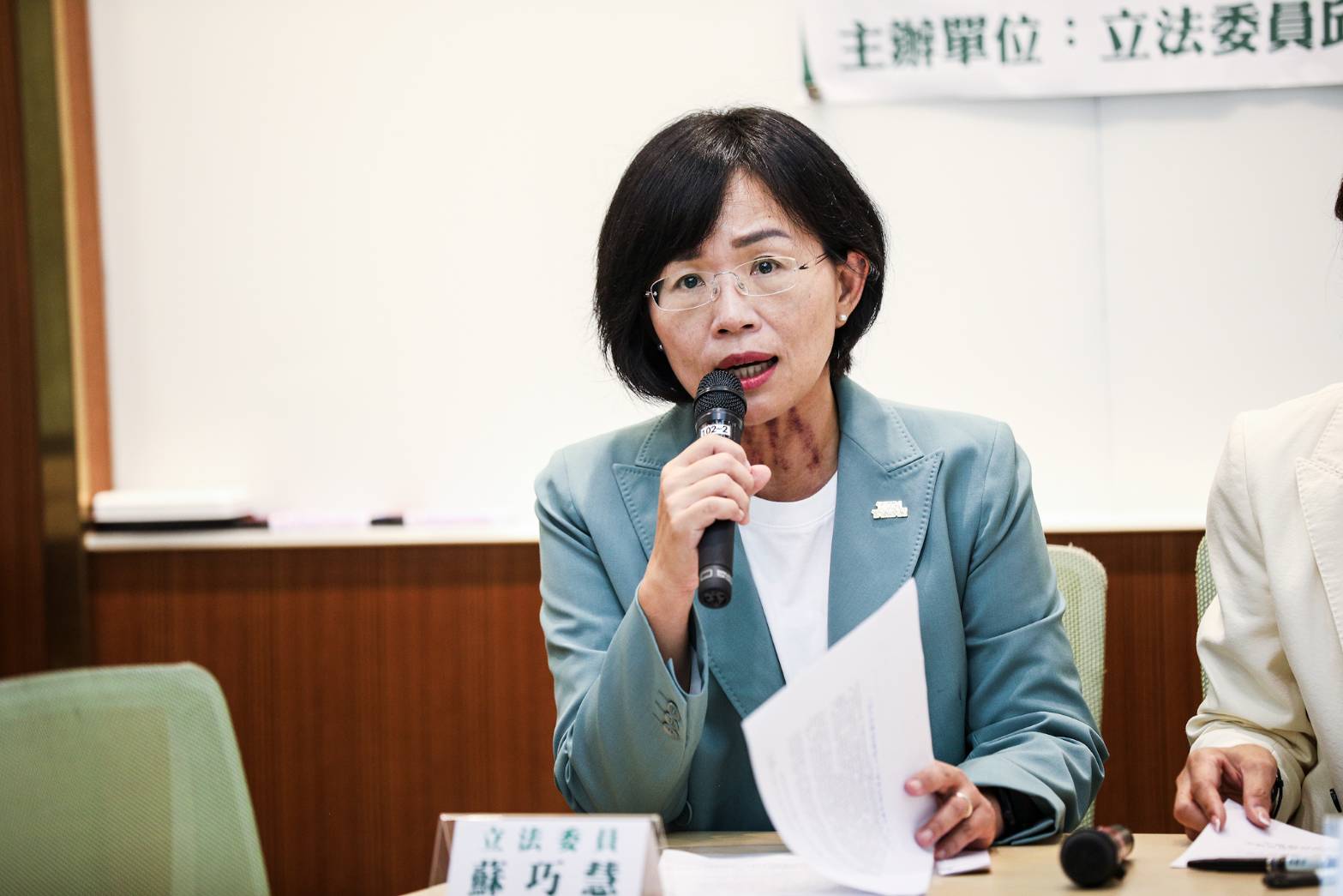 蘇巧慧今日表示,盼司法查清楚是誰在背後指使抄名冊行為。(鏡報新聞網提供)