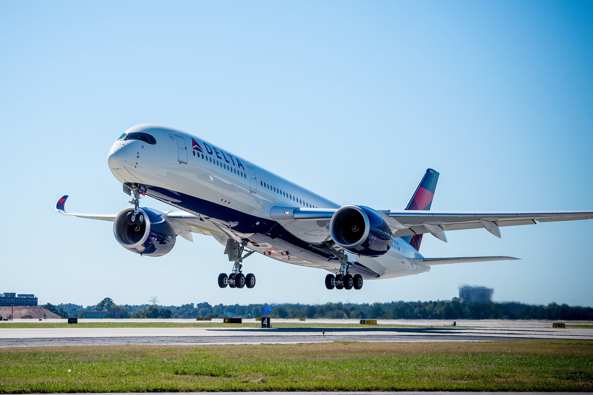 達美航空自2025年3月31日起,改由A350-900機型執飛台北西雅圖航線,為旅客提供更優質的空中服務。(達美航空提供)