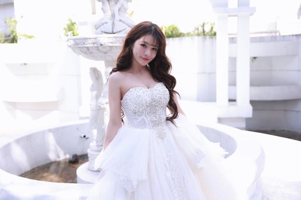林岱縈穿上婚紗出席粉絲為她舉辦的生日會。（紅心字會提供）
