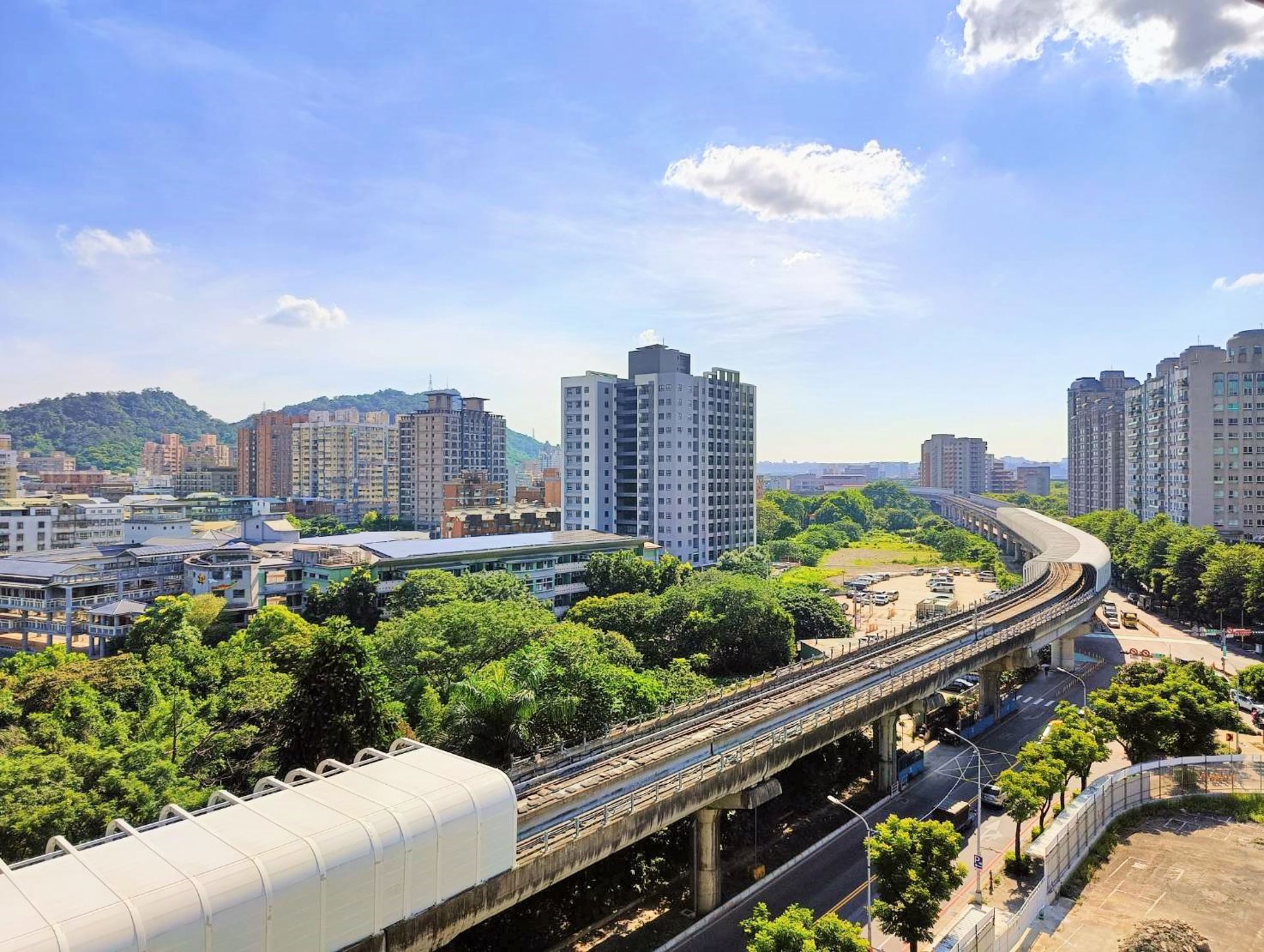 實登數據顯示三鶯線三峽站周遭近一年成交件數達184件,為三鶯線各站點中房市最熱絡的區域。(房市示意圖/永慶房產集團提供)