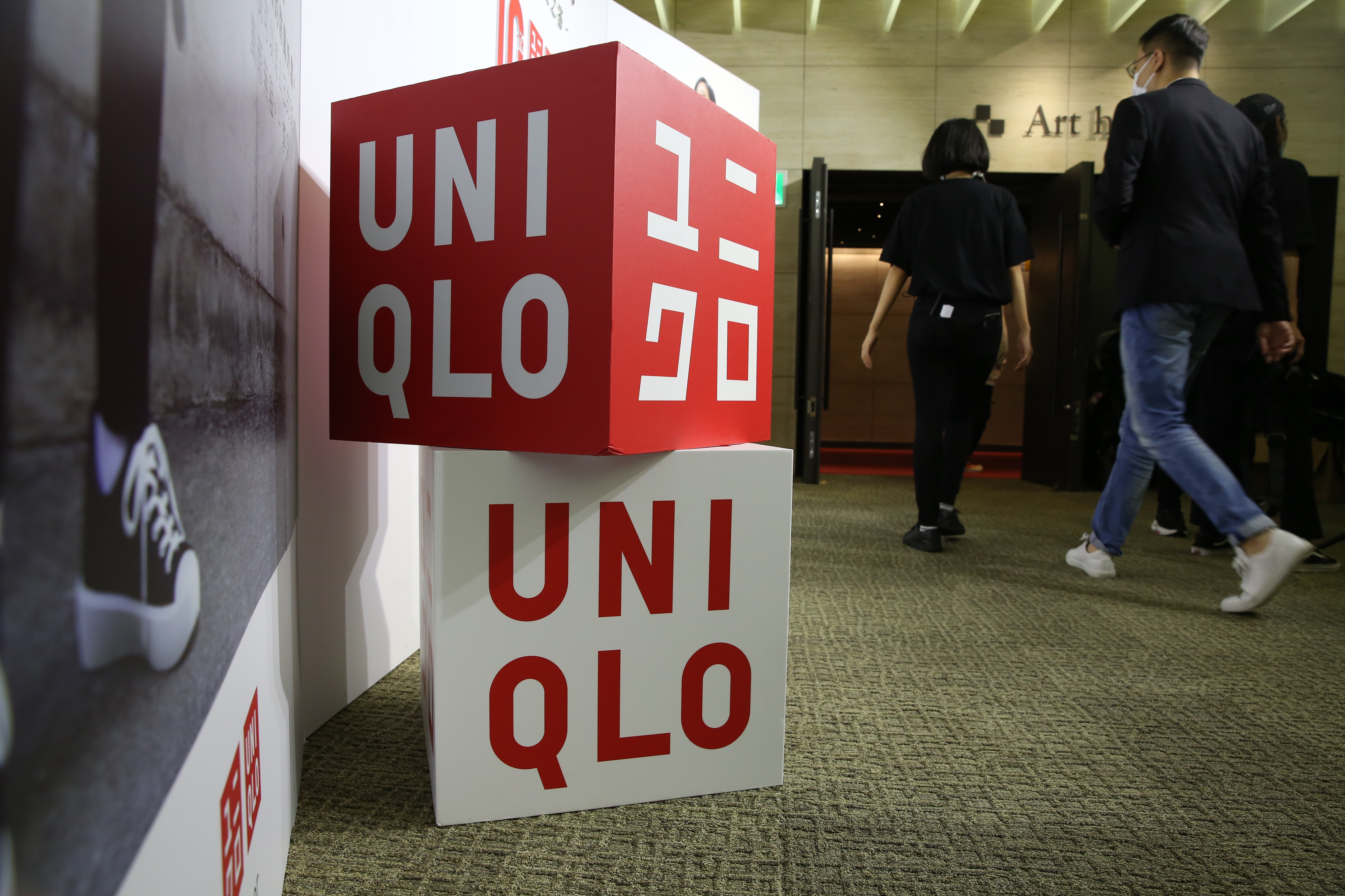 有位網友到Uniqlo試穿衣服後，聽到店員回應「試穿辛苦了」，讓她無法接受。（示意圖，本刊資料照）