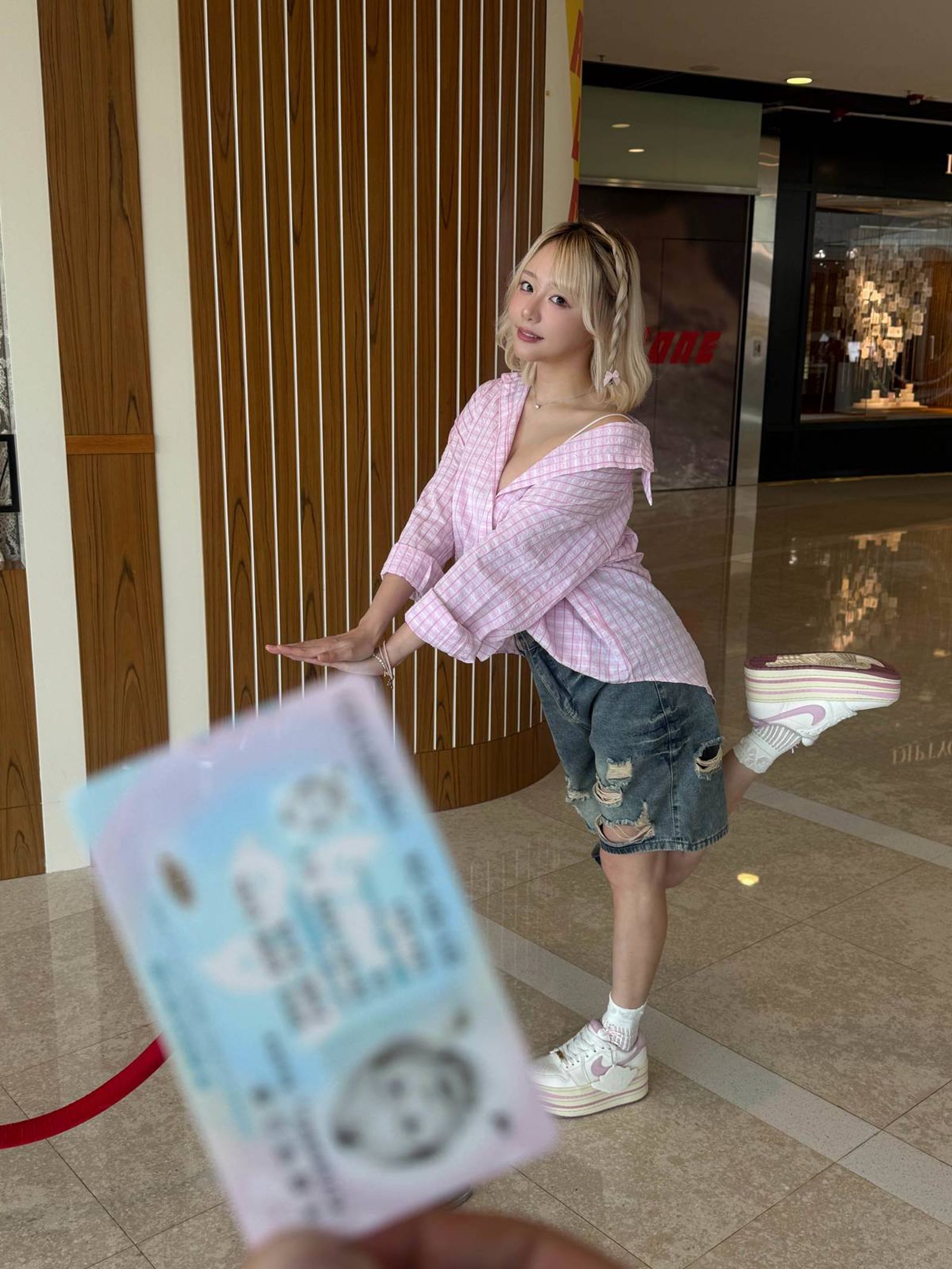 濱崎真緒宣布領到香港身分證。（翻攝自IG@maohamasaki_official）
