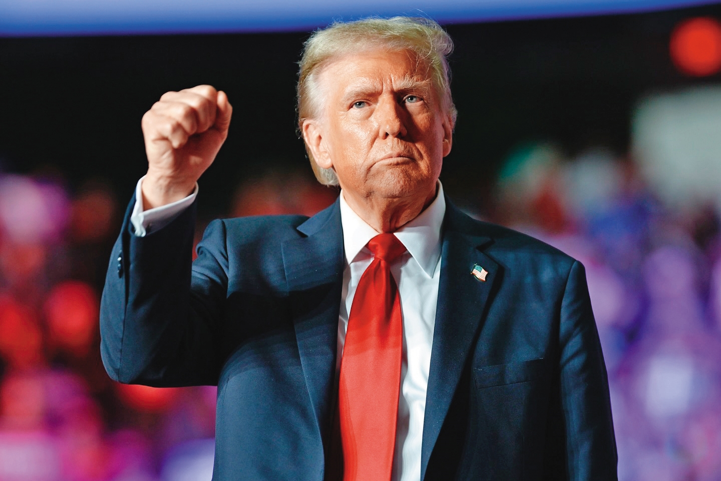 川普藉由聲量逼迫政治對手談判，讓其蜜月行情提早爆發、紅包滿天飛。（翻攝川普臉書）