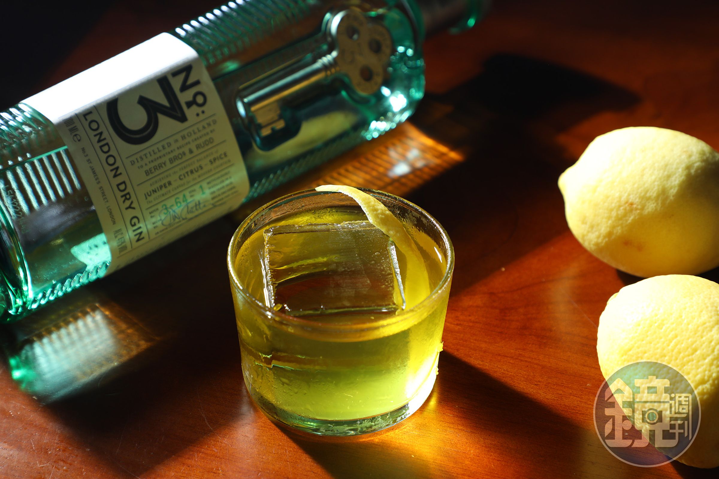 Bar Leone共有3款Negroni，包括經典、咖啡及柚子，其中「Yuzu Negroni」可說是White Negroni的變化版，很好入口且伴有清新柚子香氣。（港幣130元／杯）