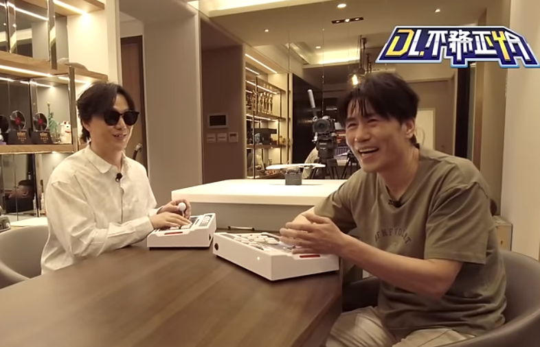 羅時豐前往蕭煌奇工作室錄製節目，內容幽默逗趣。（翻攝YT頻道「羅時豐D.L不務正Ya」）