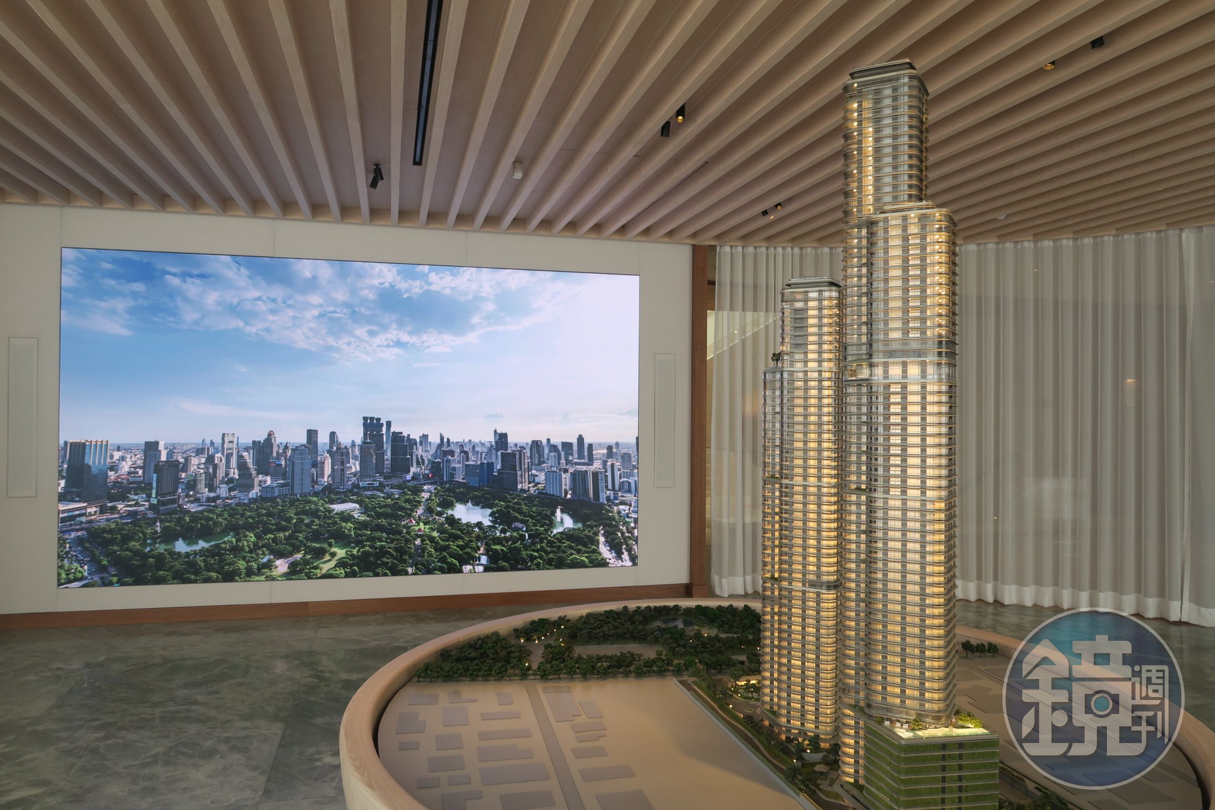 預計於2030年、2031年陸續完工的Upper House Residences雙塔豪宅，即將在海外市場亮相。
