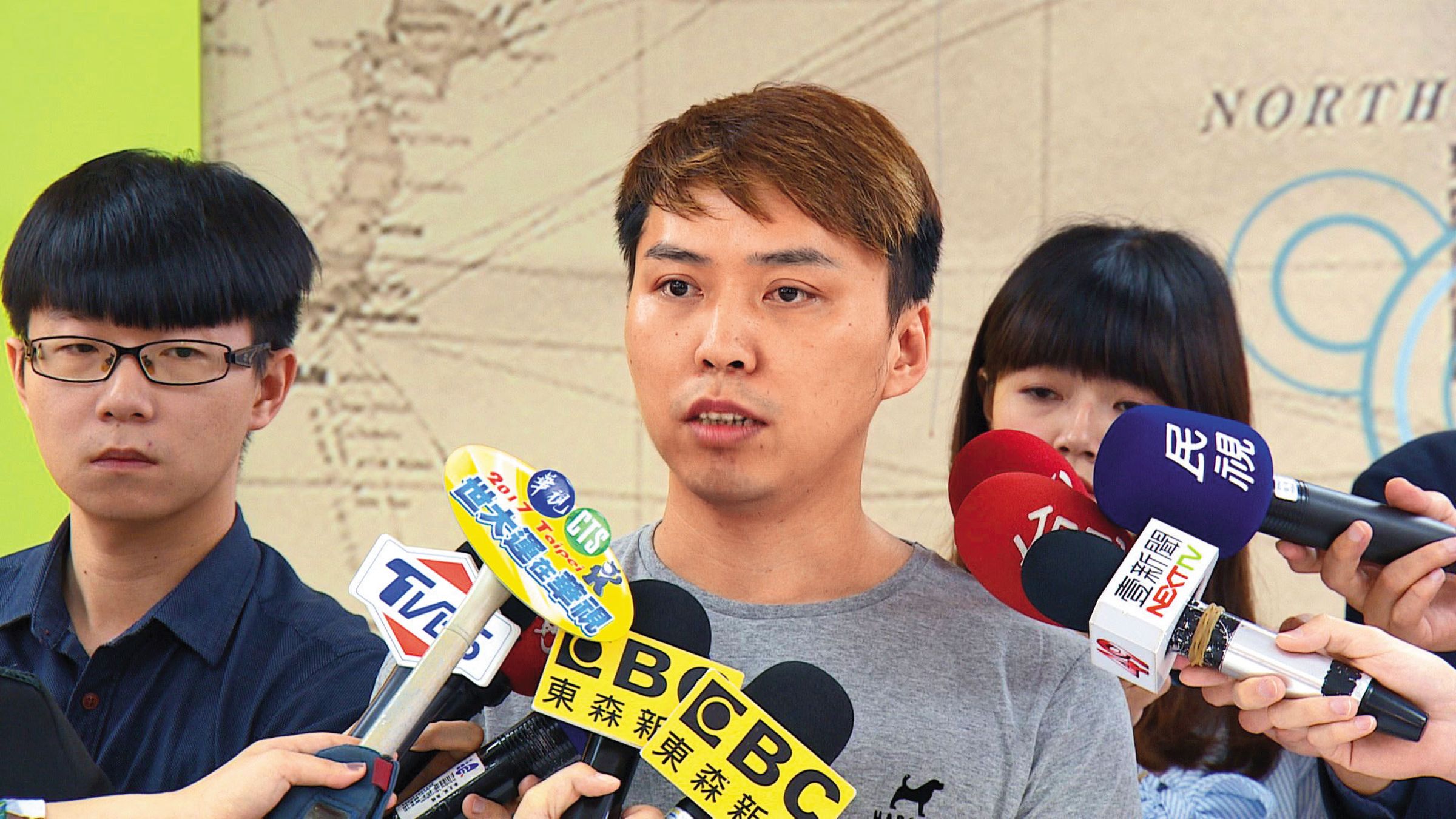 在戲曲學院有「戲曲王子」稱號的李菄峻涉性侵案已遭解聘,現進入司法程序偵查中。(東森新聞提供)